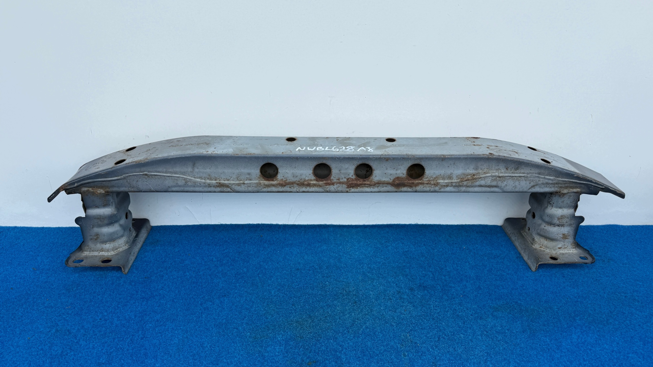 TOYOTA AVENSIS T25 02-08 year bumper support front pillar NWBL628AJ