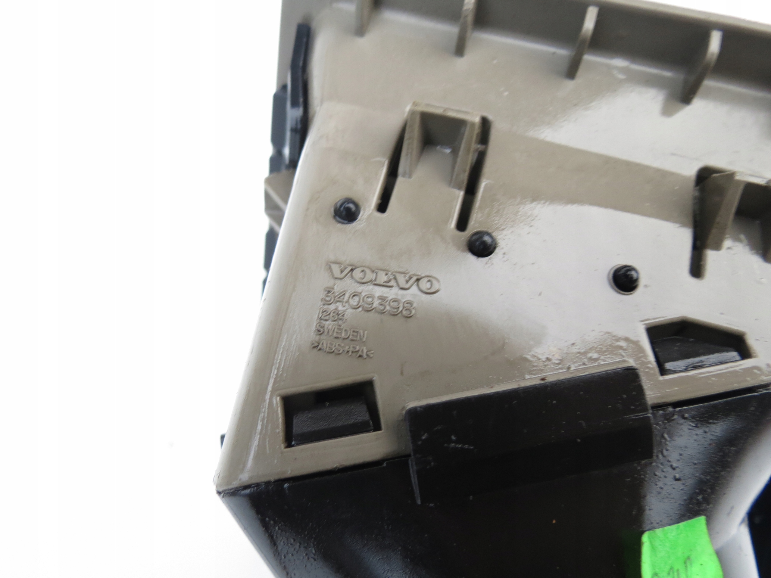 grid air conditioning devices of the dashboard consoles left left front VOLVO XC90 and