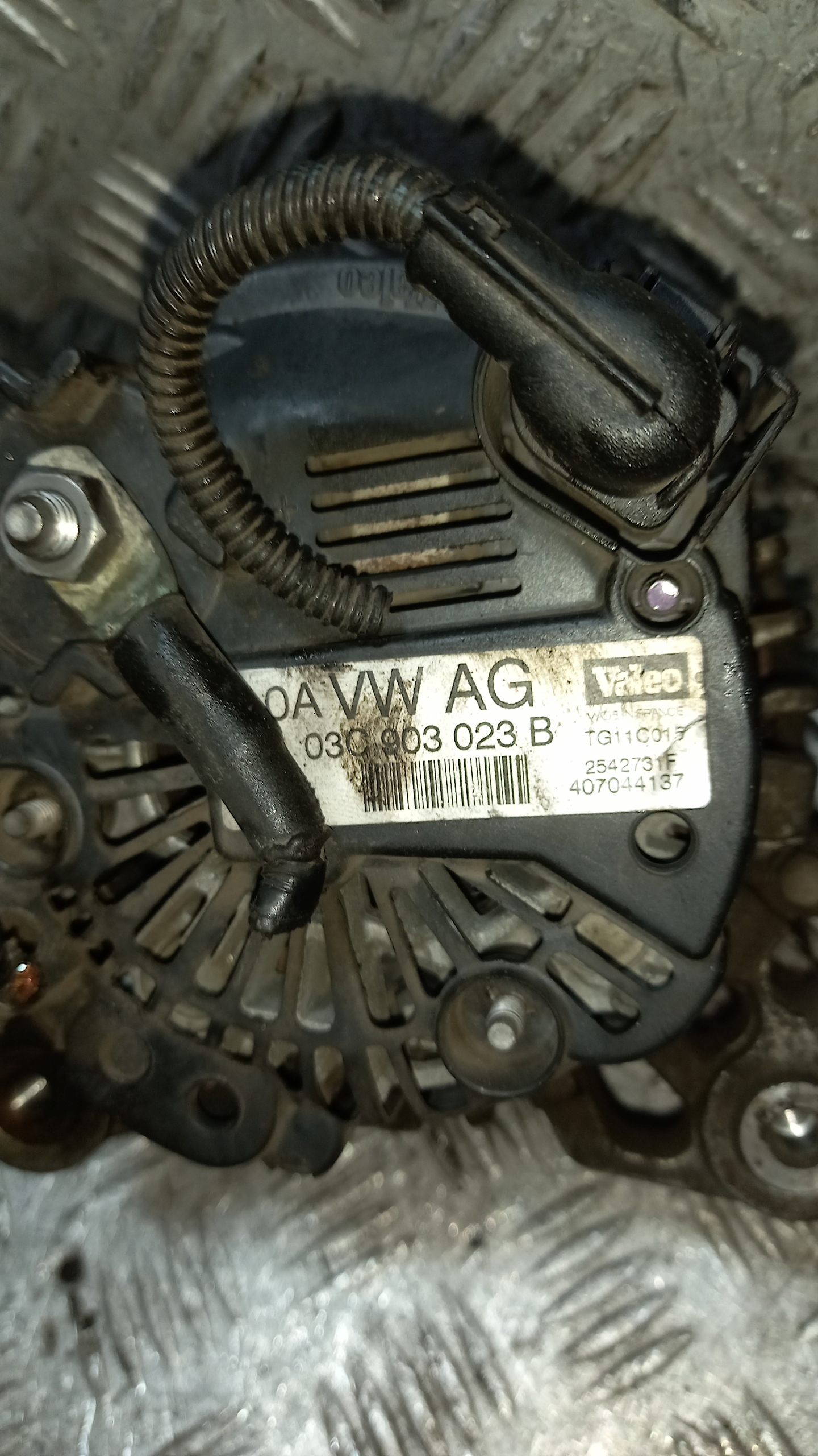 ALTERNATOR VOLKSWAGEN GOLF 5 030903023 1.9 TDI VALEO