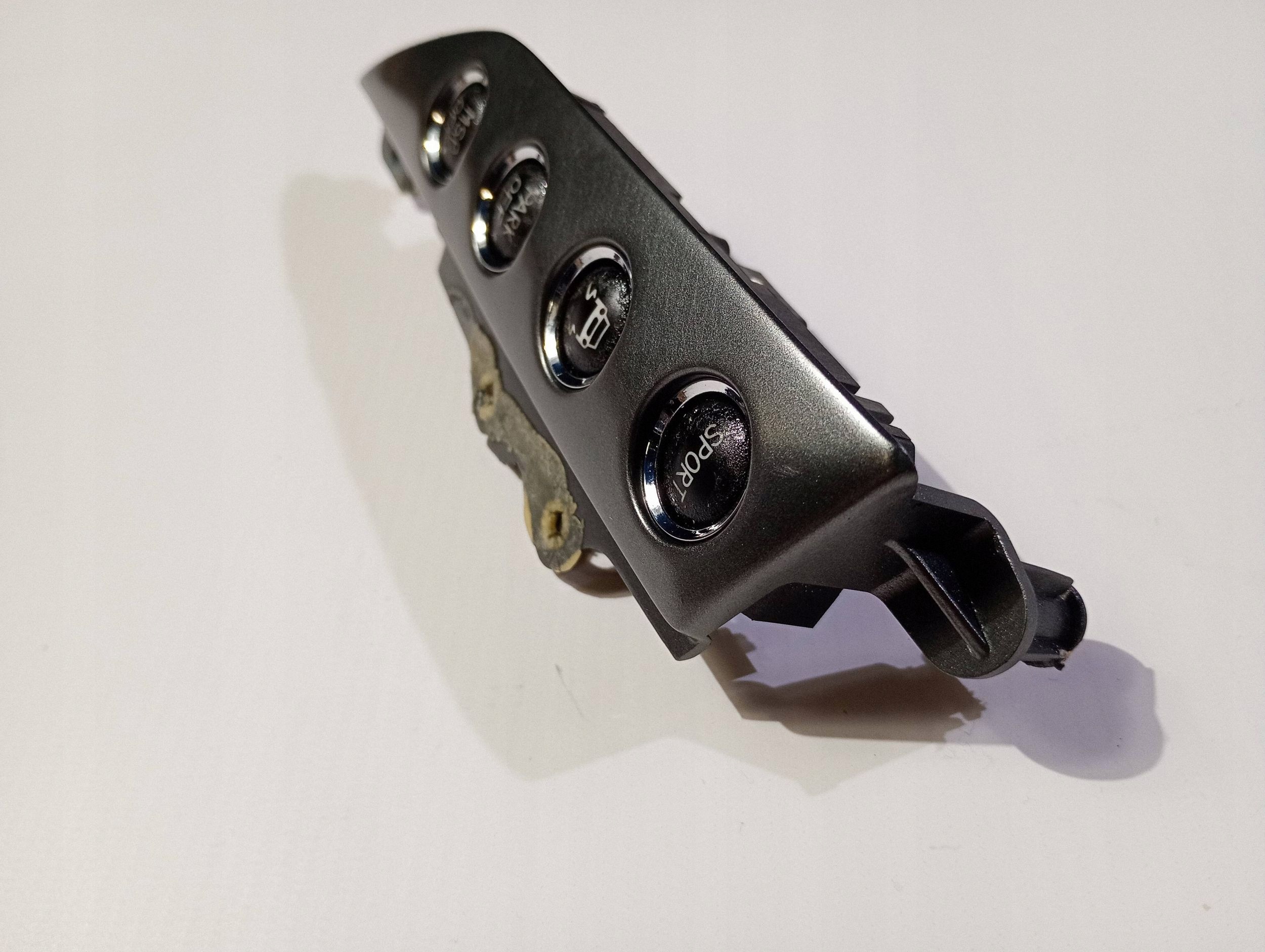 panneau contrôle commandes boutons dekor Maserati GranTurismo 2008