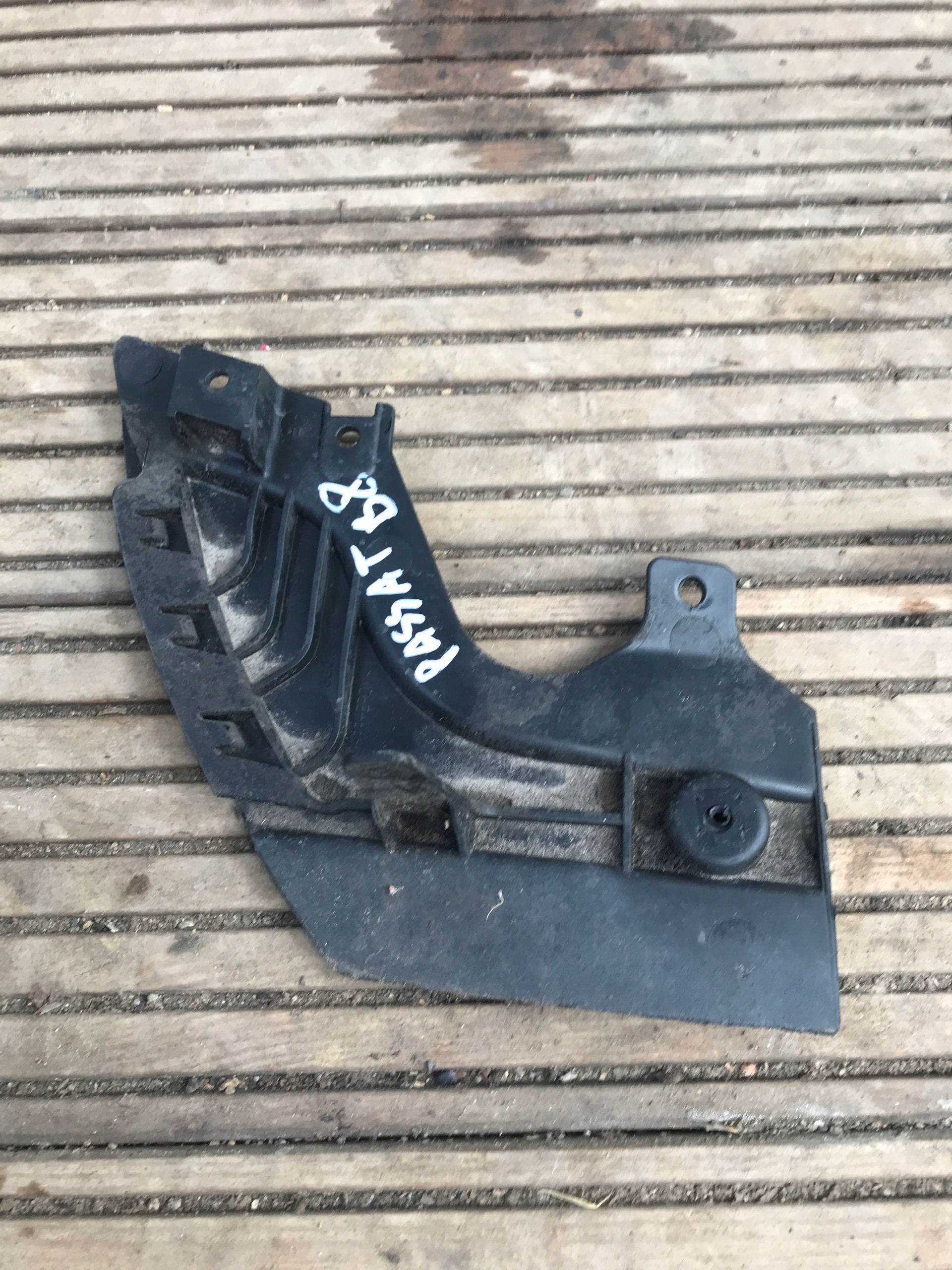 CHLAPACZ PRAWY TYŁ PASSAT B8 KOMBI 3G0854858 Strona zabudowy tył