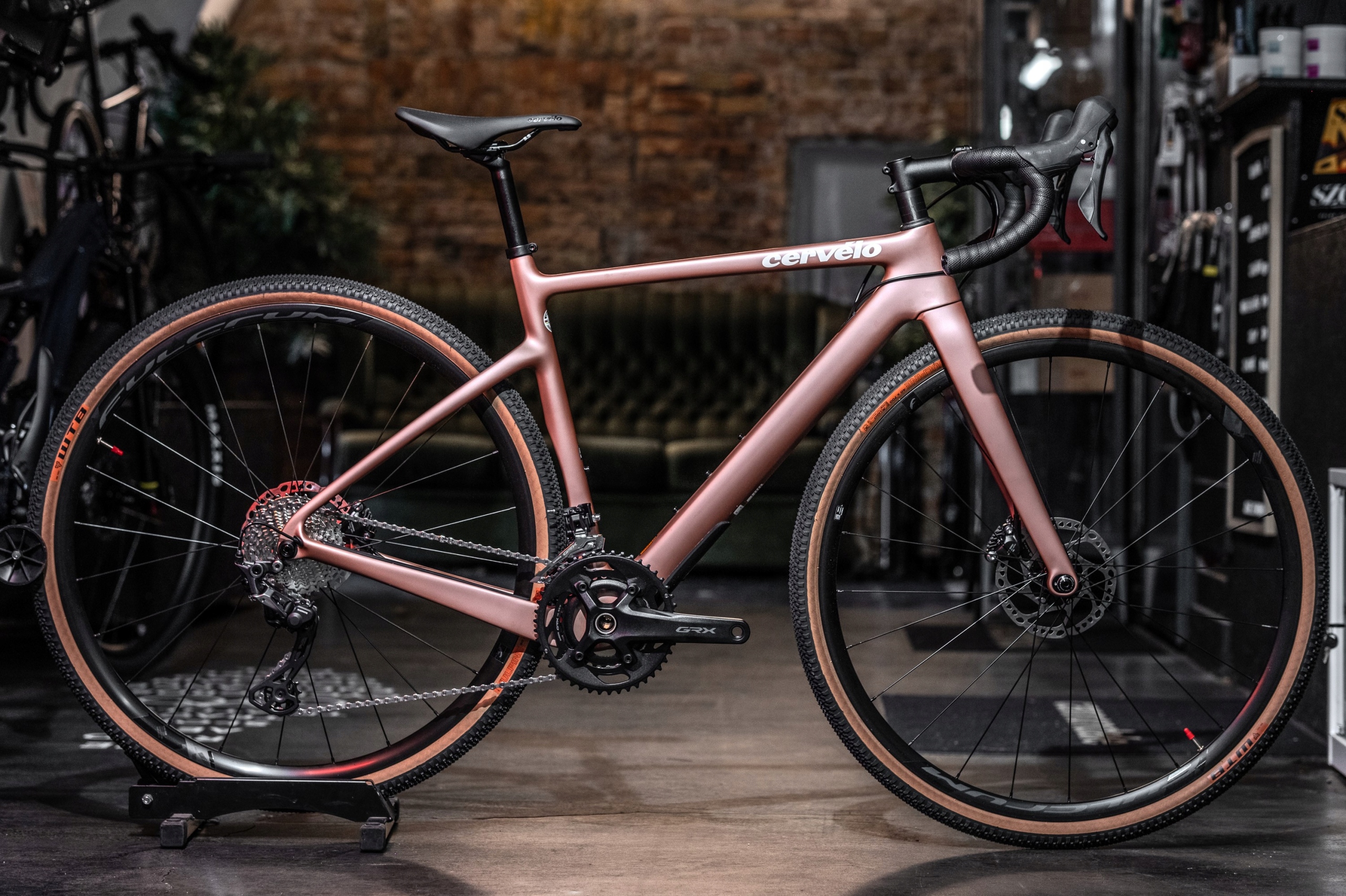ROWER GRAVEL CERVELO ASPERO SRAM APEX 1 ROSE CHAMPAGNE 54 Stan opakowania oryginalne