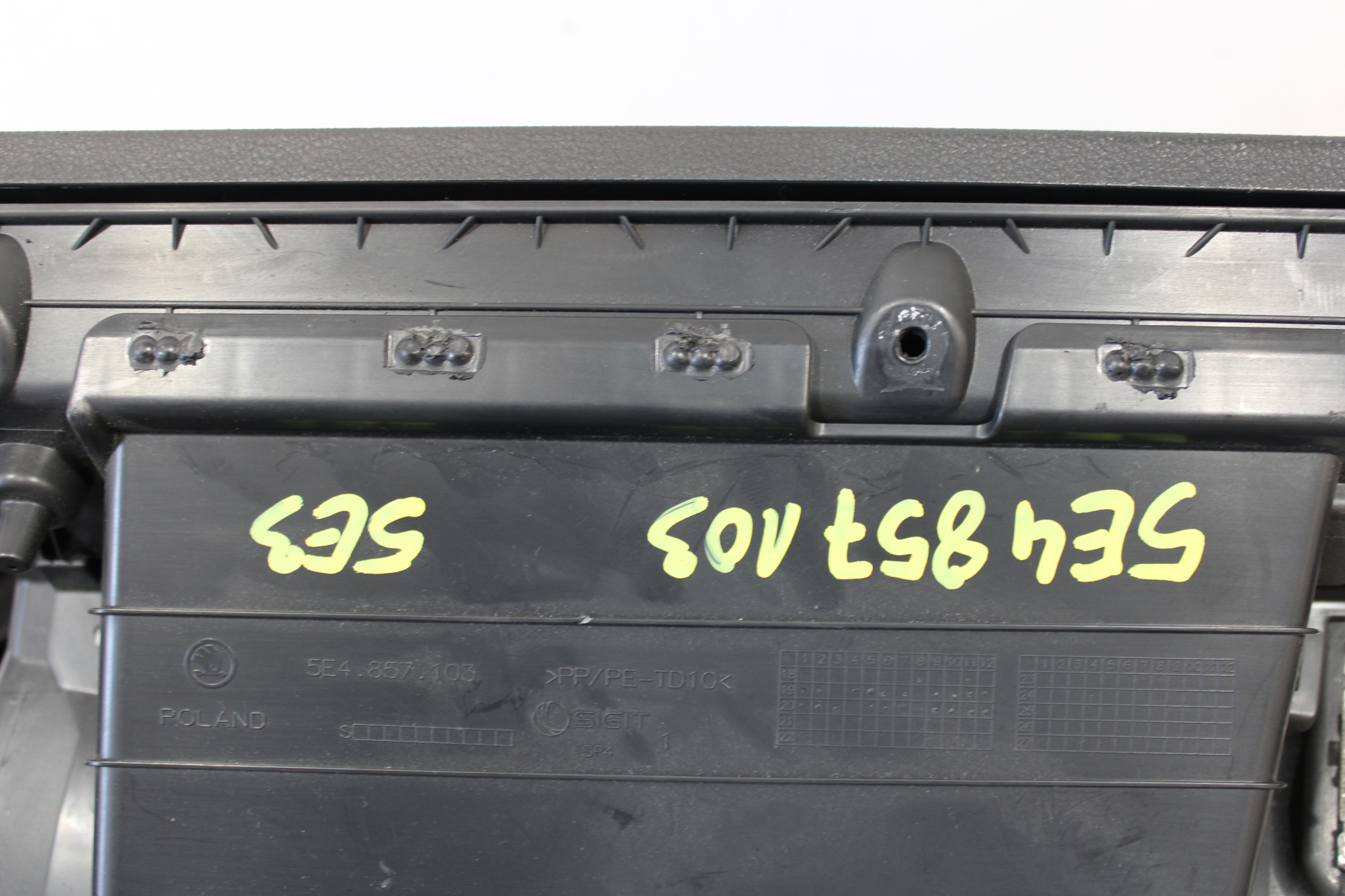 passenger compartment consoles 5E4857103 SKODA OCTAVIA IV 4 5E3 5E7