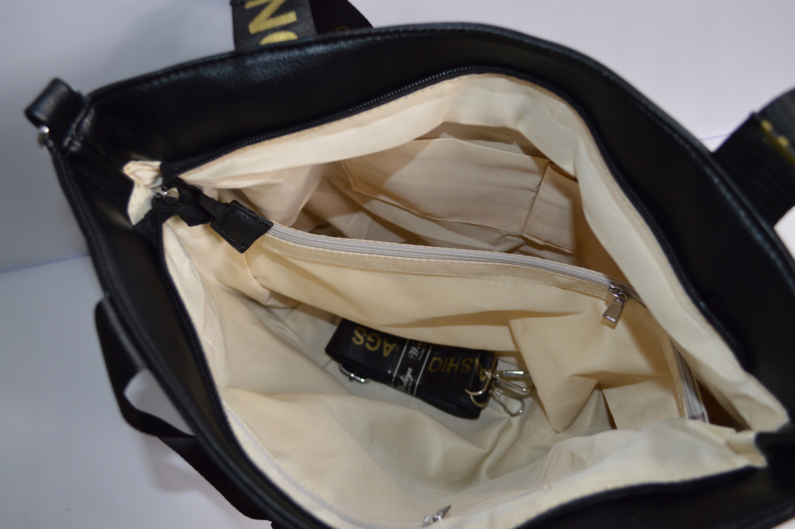 ELEGANCKA DUŻA TOREBKA DAMSKA WOREK SHOOPER BAG Cechy dodatkowe kieszonka na telefon