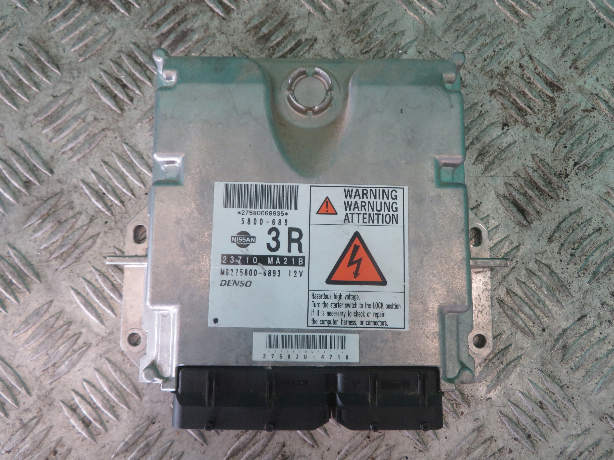 computer control unit of the engine NISSAN CABSTAR 2.5 07R MB275800-6893