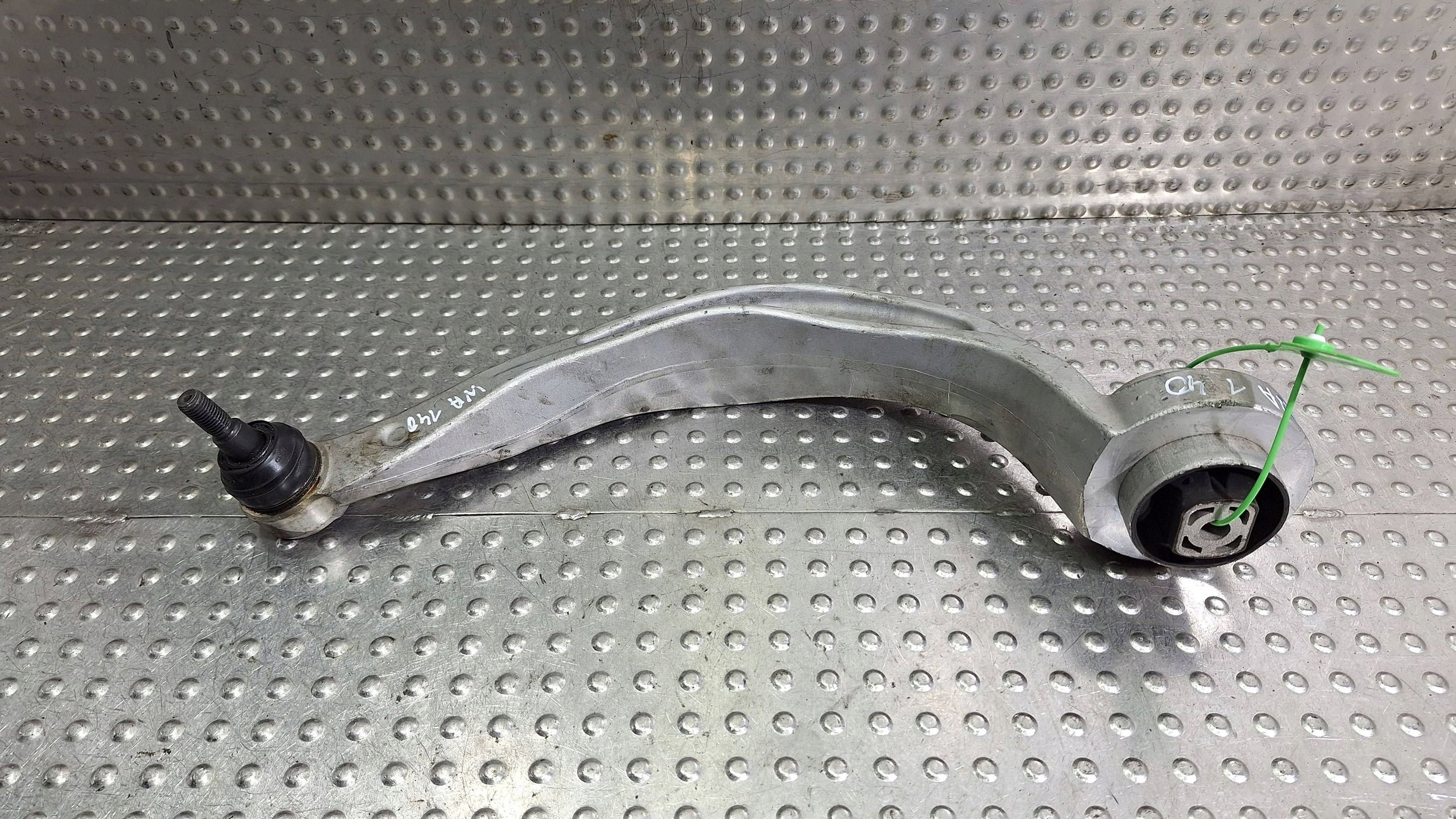 arm right front 8K0407696C AUDI A4 B8 A5 8T Q5 8R A6 C6