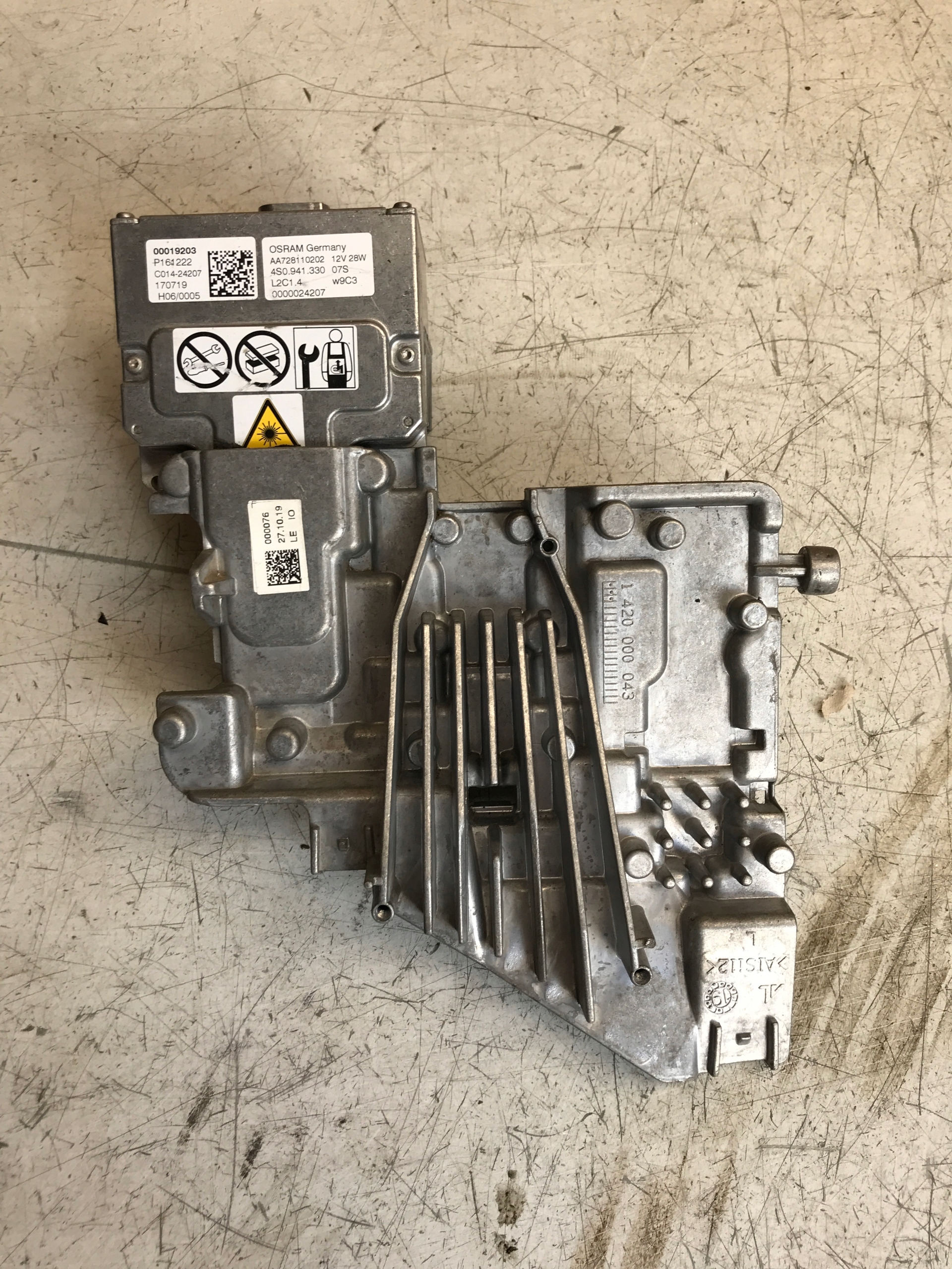 Audi R8 PLUS 4S модуль Конвертер фары 4S0941330