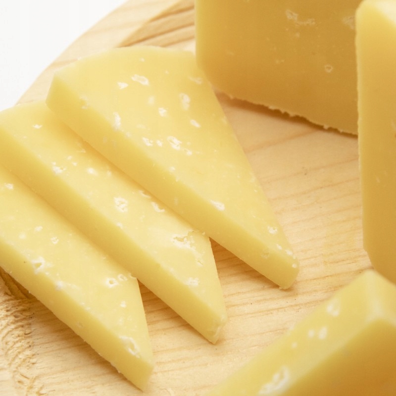 Levně Přírodní ovčí sýr se šafránem 990 g Teruel, Španělsko