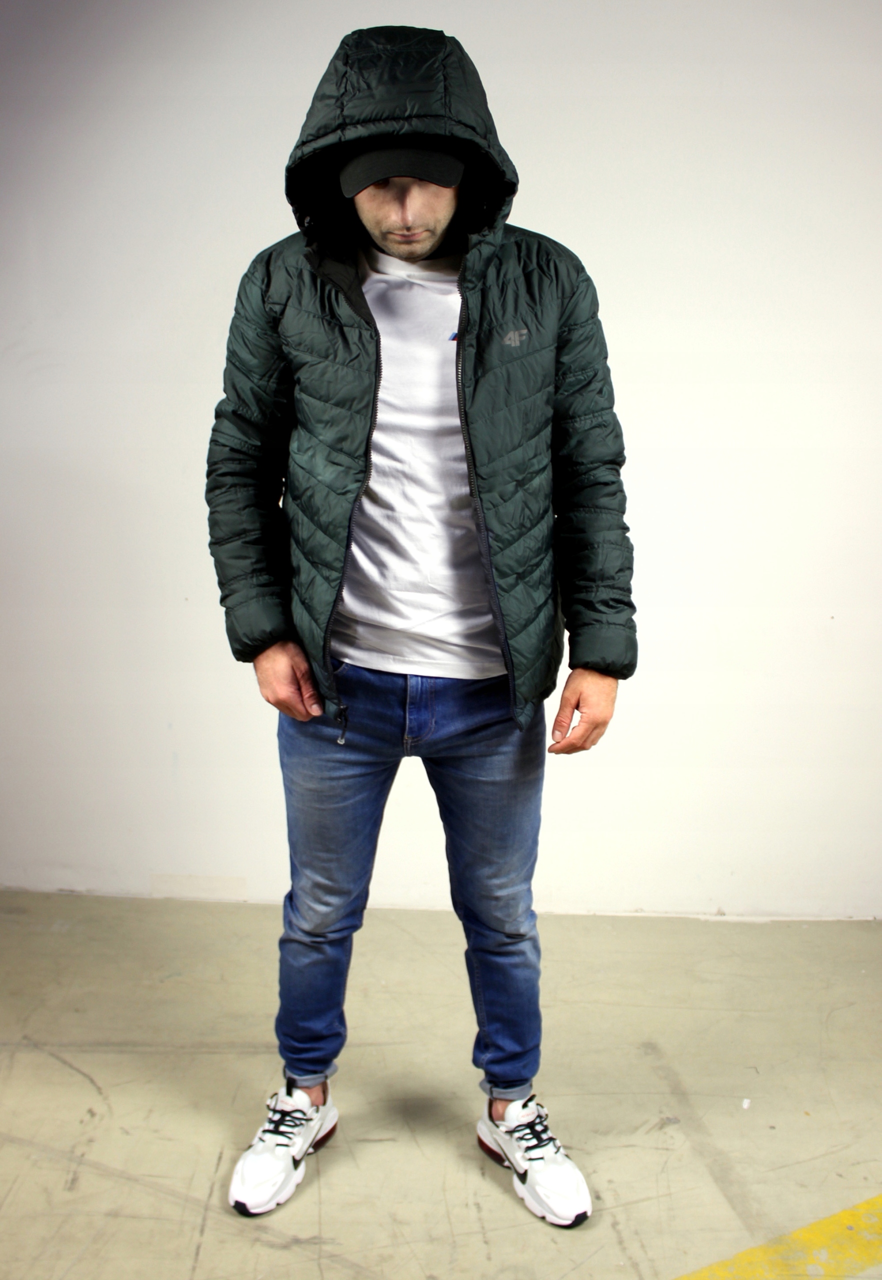 4F ZIMOWA DWUSTRONNA męska kurtka z KAPTUREM czarna zielona CIEPŁA Rodzaj pikowana