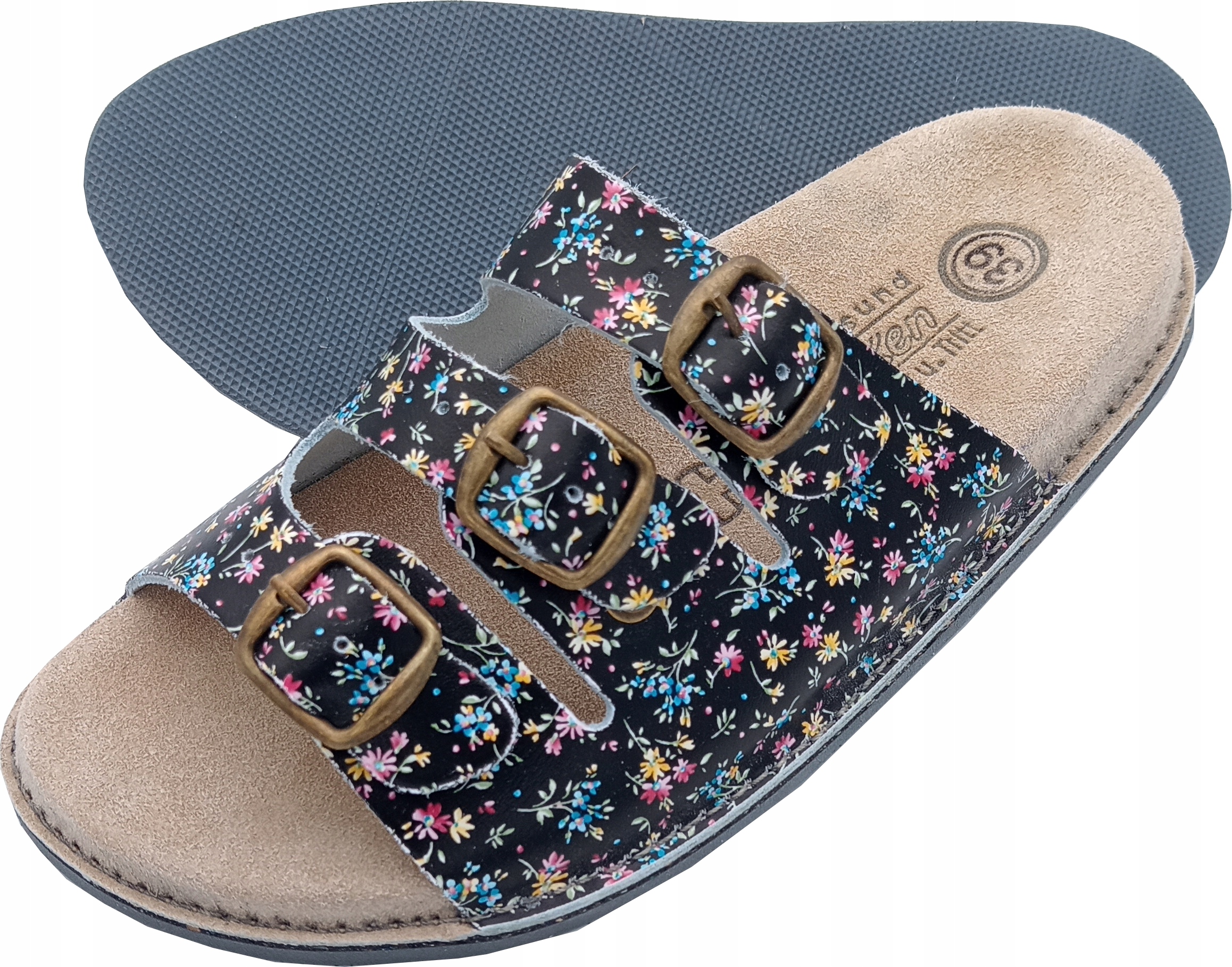 Nazouváky typu fusbet z kůže