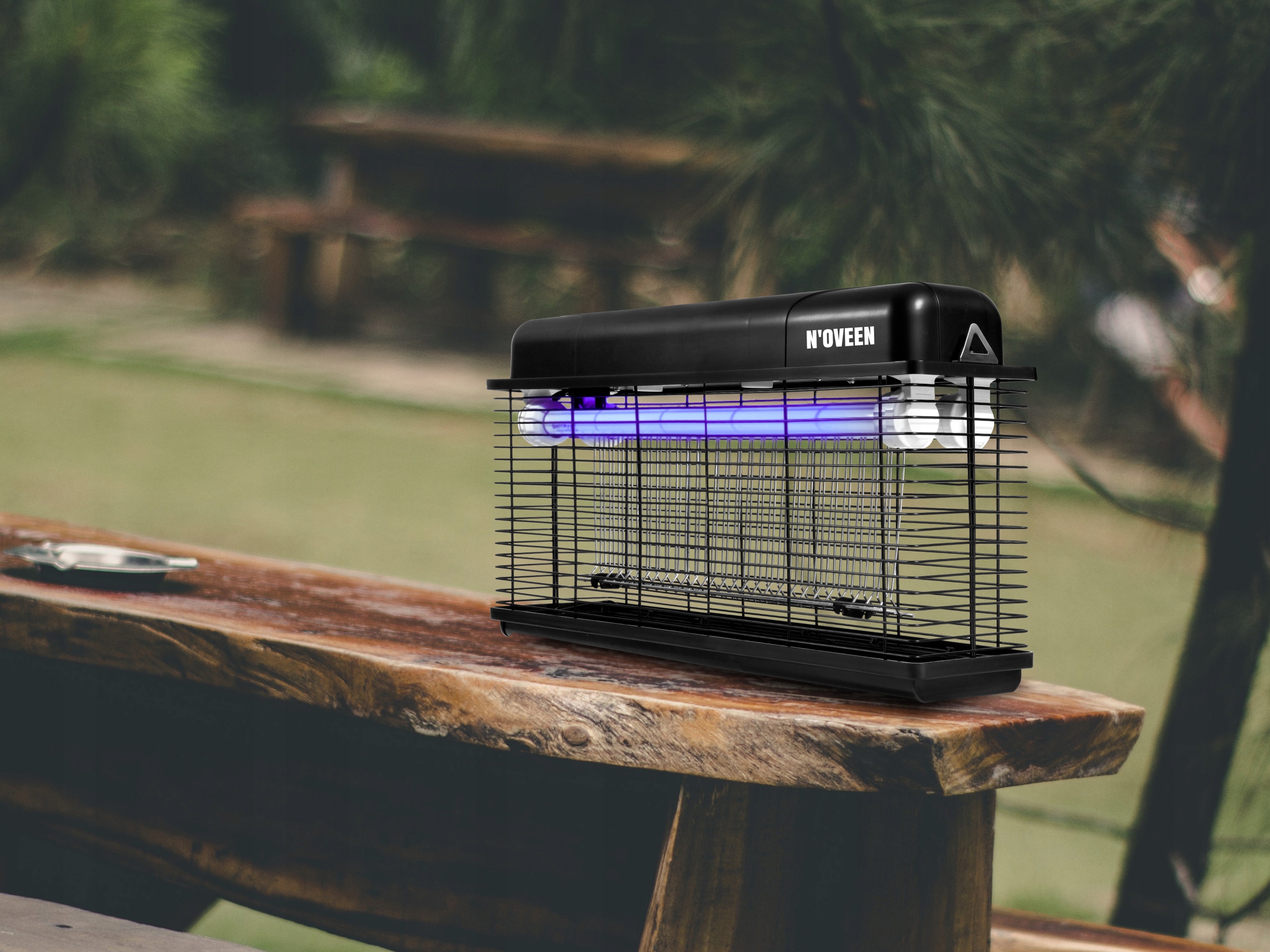 MOCNA LAMPA OWADOBÓJCZA KOMARY MUCHY ĆMY XXL 300M2 Poziom hałasu 0 dB