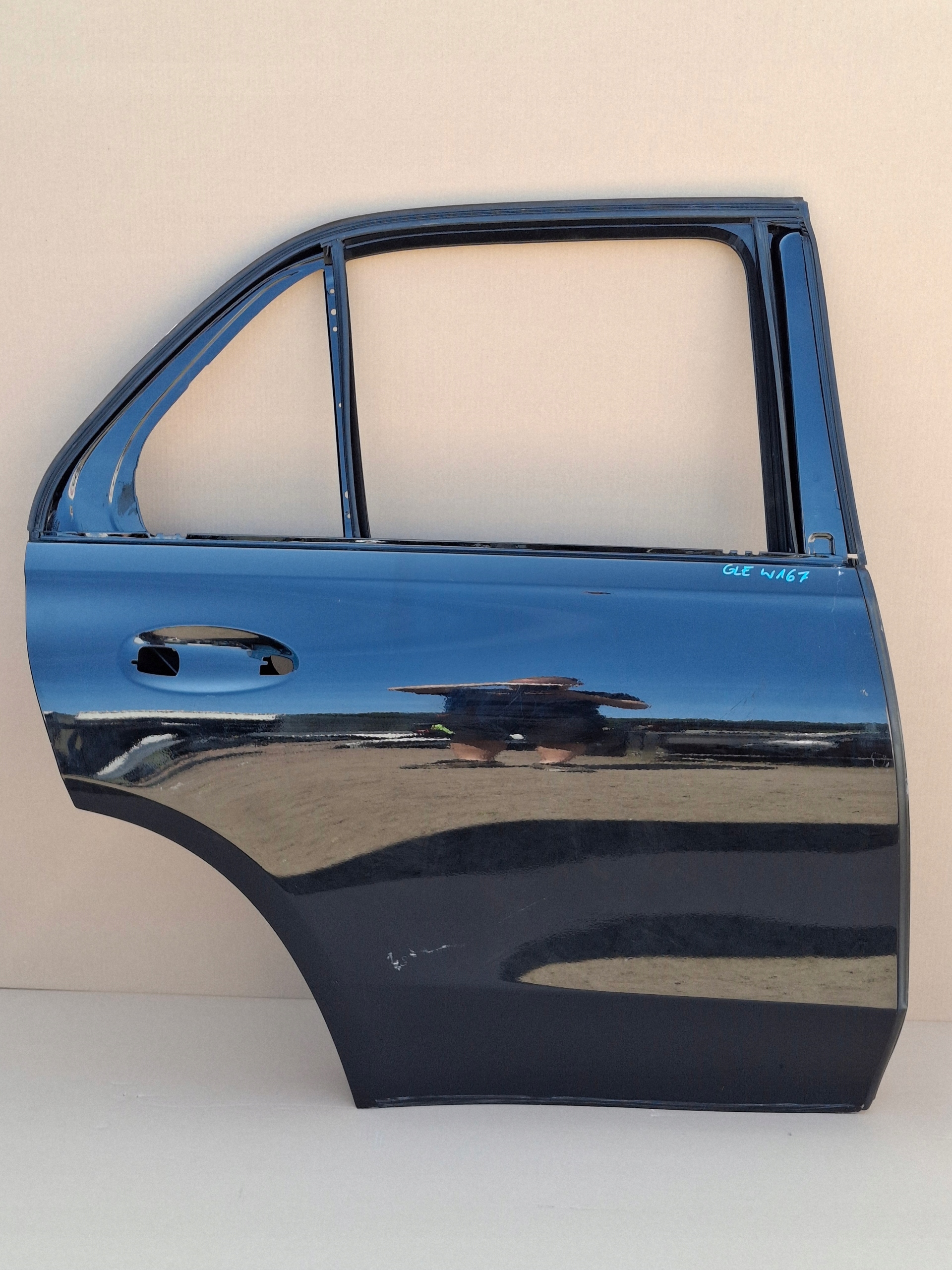 MERCEDES GLE W167 DRZWI PRAWY TYŁ PRAWE TYLNE A1677308211 Producent części Mercedes-Benz OE