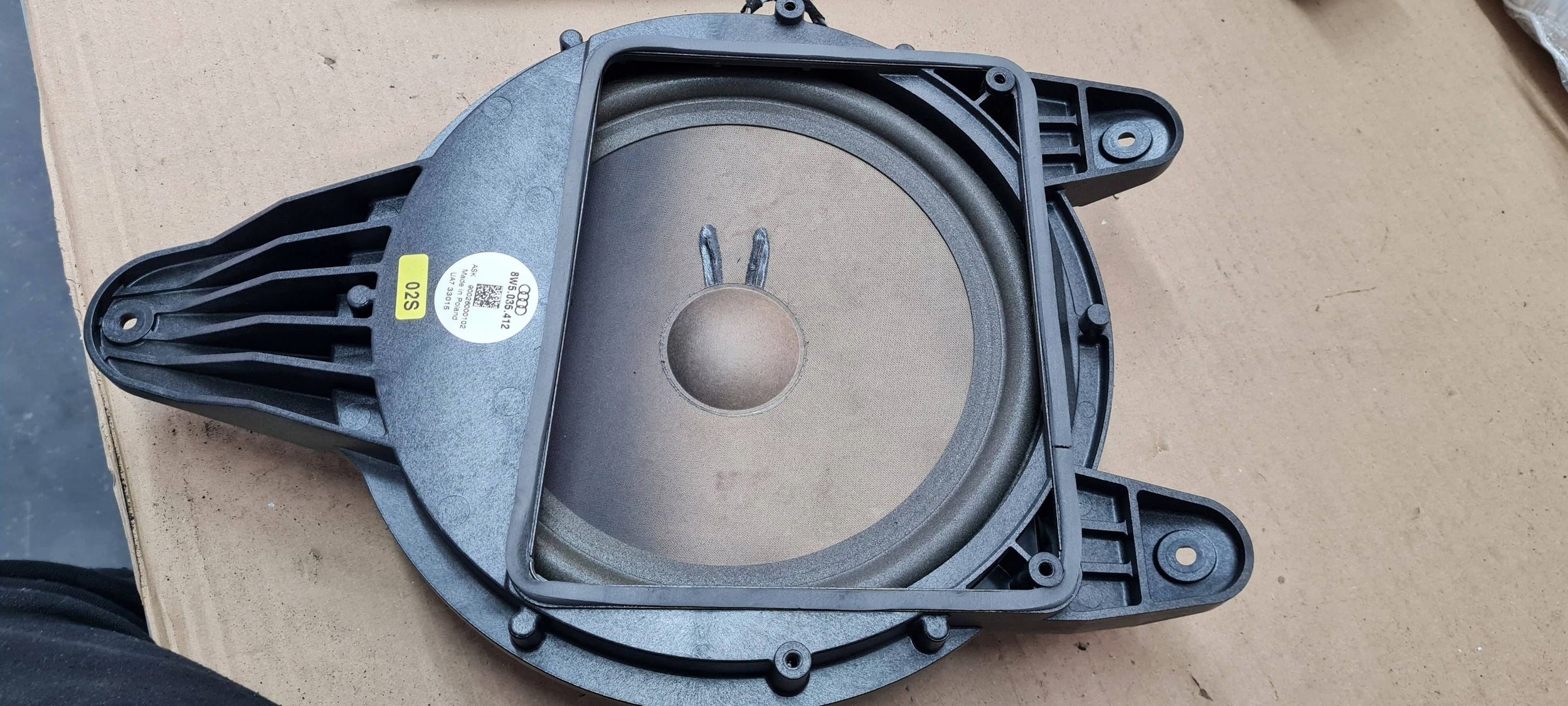 A4 B9 8W speaker BASOWY SUBWOOFER sedan 8W5035412