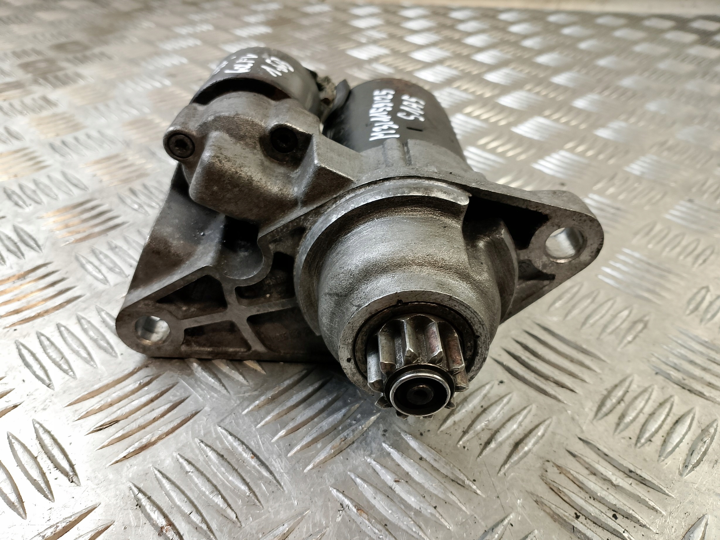 startér MOTORU VW GOLF V 5 1.6 B BOSCH 1 005 831 281