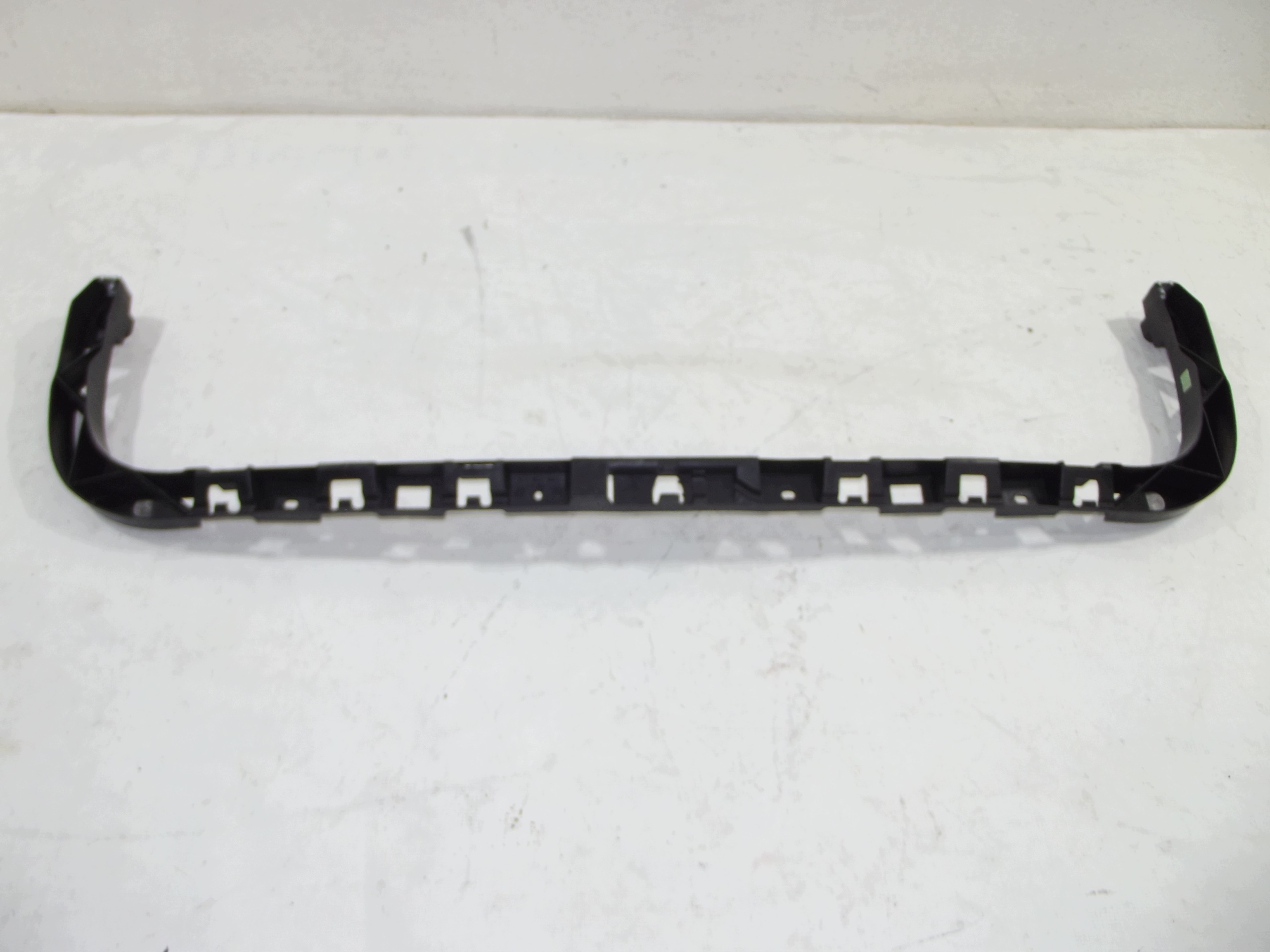 VW Passat B6 kombi bumper bracket rear part 3C9807863