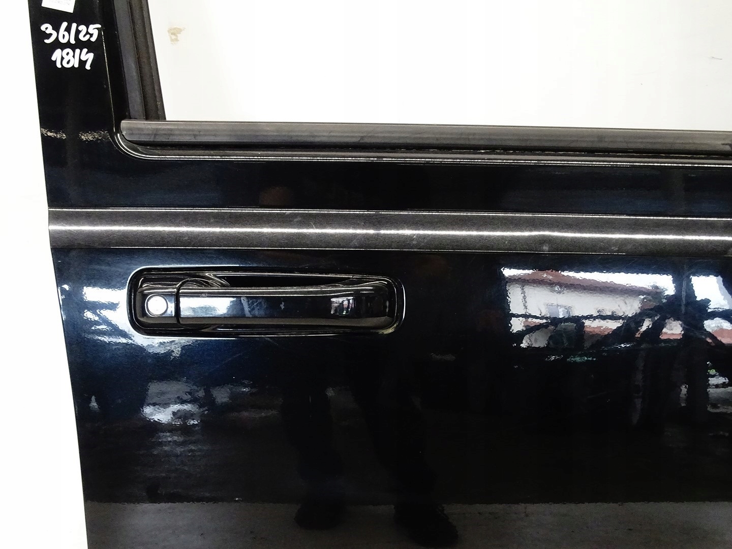 door front right front JEEP COMMANDER XH XK black,