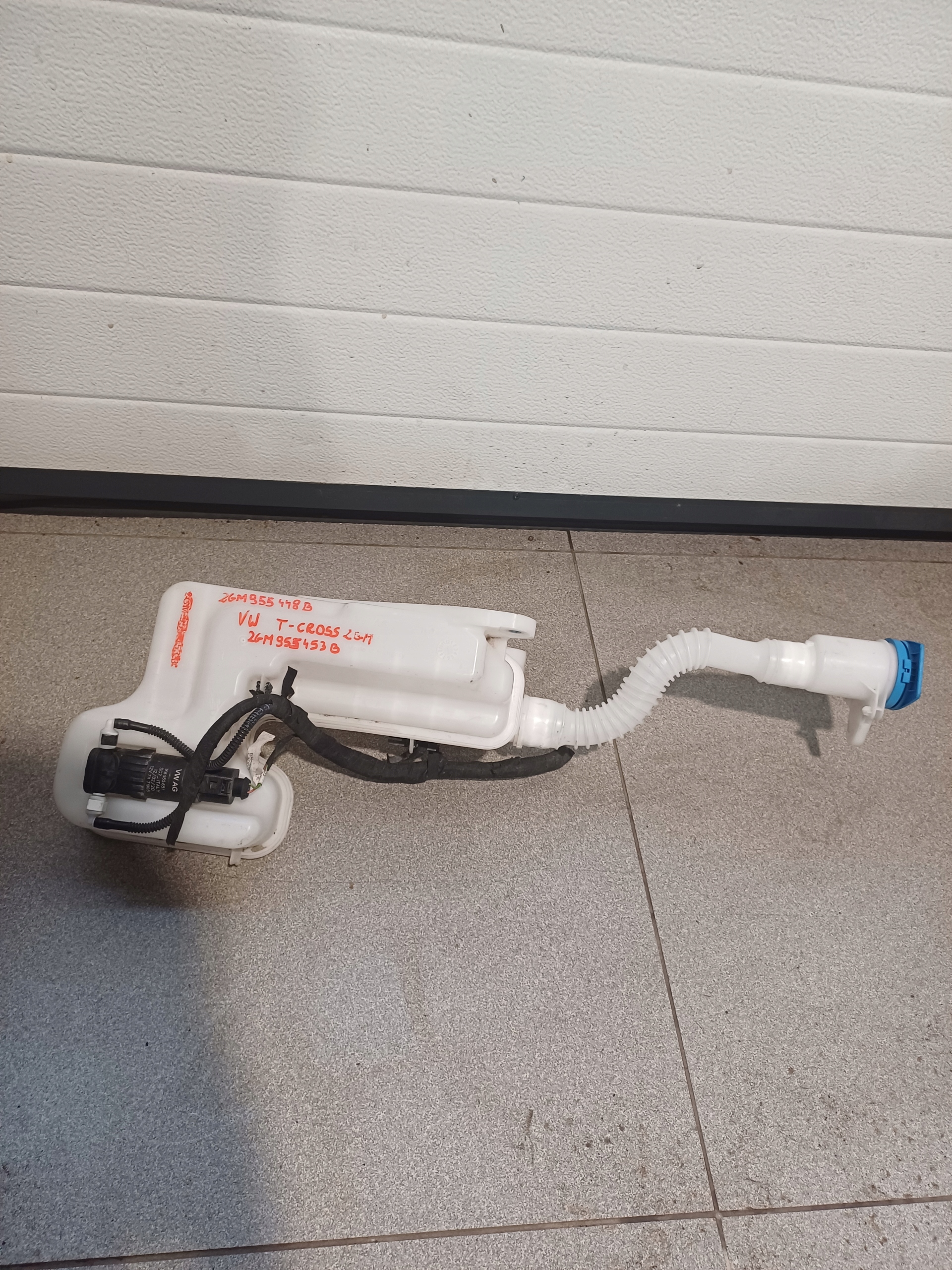 бачок омывателя жидкости vw T CROSS 2GM 2GM955453B