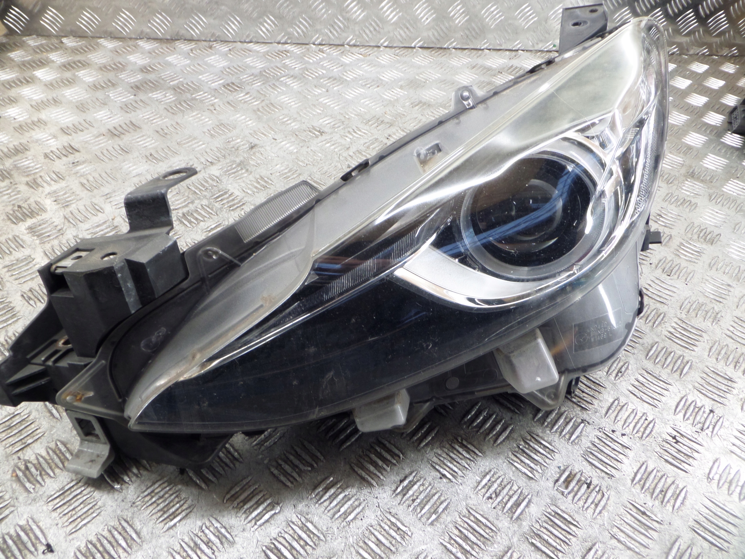 MAZDA 3 light left XENON 13-16r. BHT551040