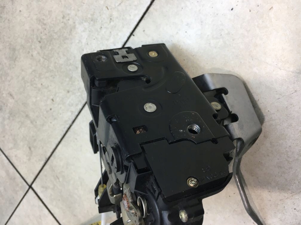 lock door left rear part AUDI A6 C5 FL 7 PIN 4B0839015G