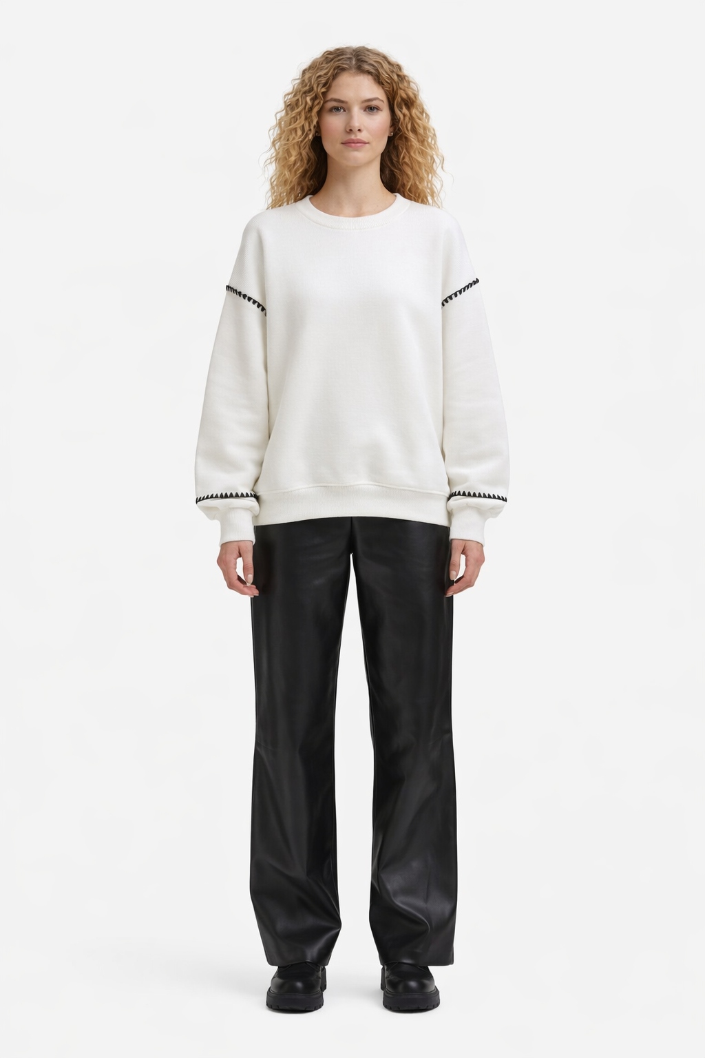 Bílá Mikina S Ozdobným Černým Lampasem S/m 1I4A