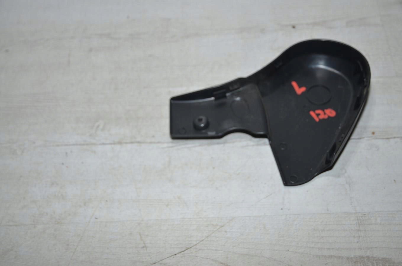 Blende Abdeckung SITZ links Hyundai i20 II lift 5d