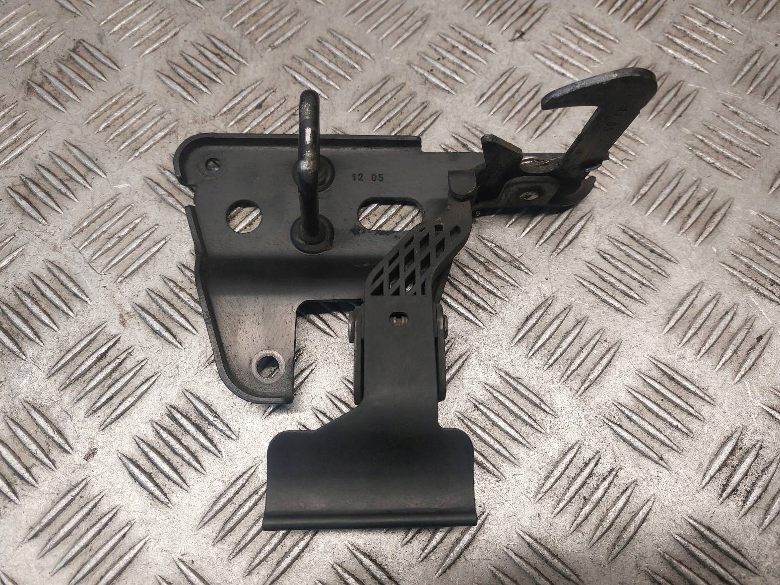 bonnet latch lock AUDI A6 C6 4F0823480A