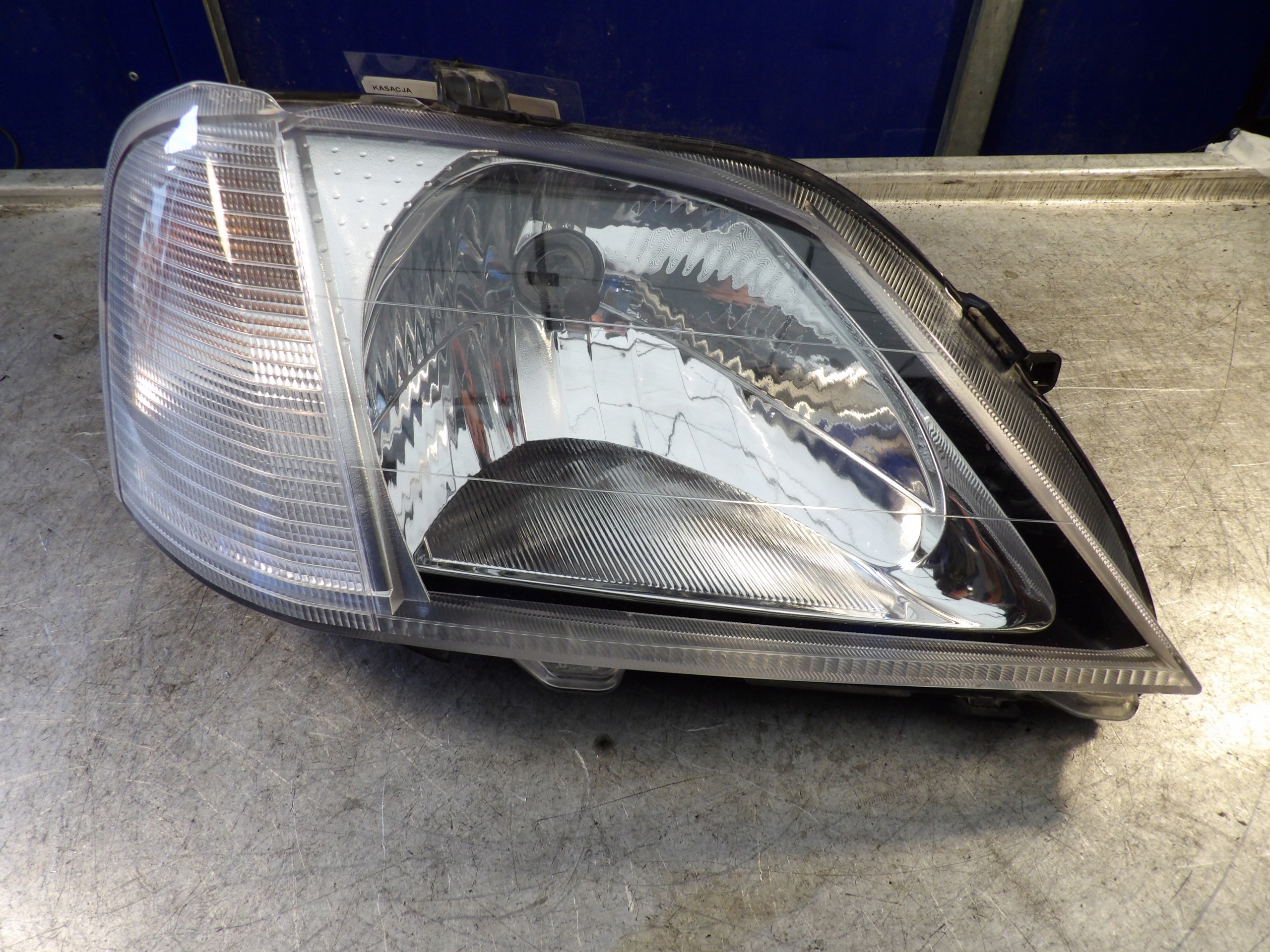 Dacia Logan and lift light front right 551-1153R-LHD