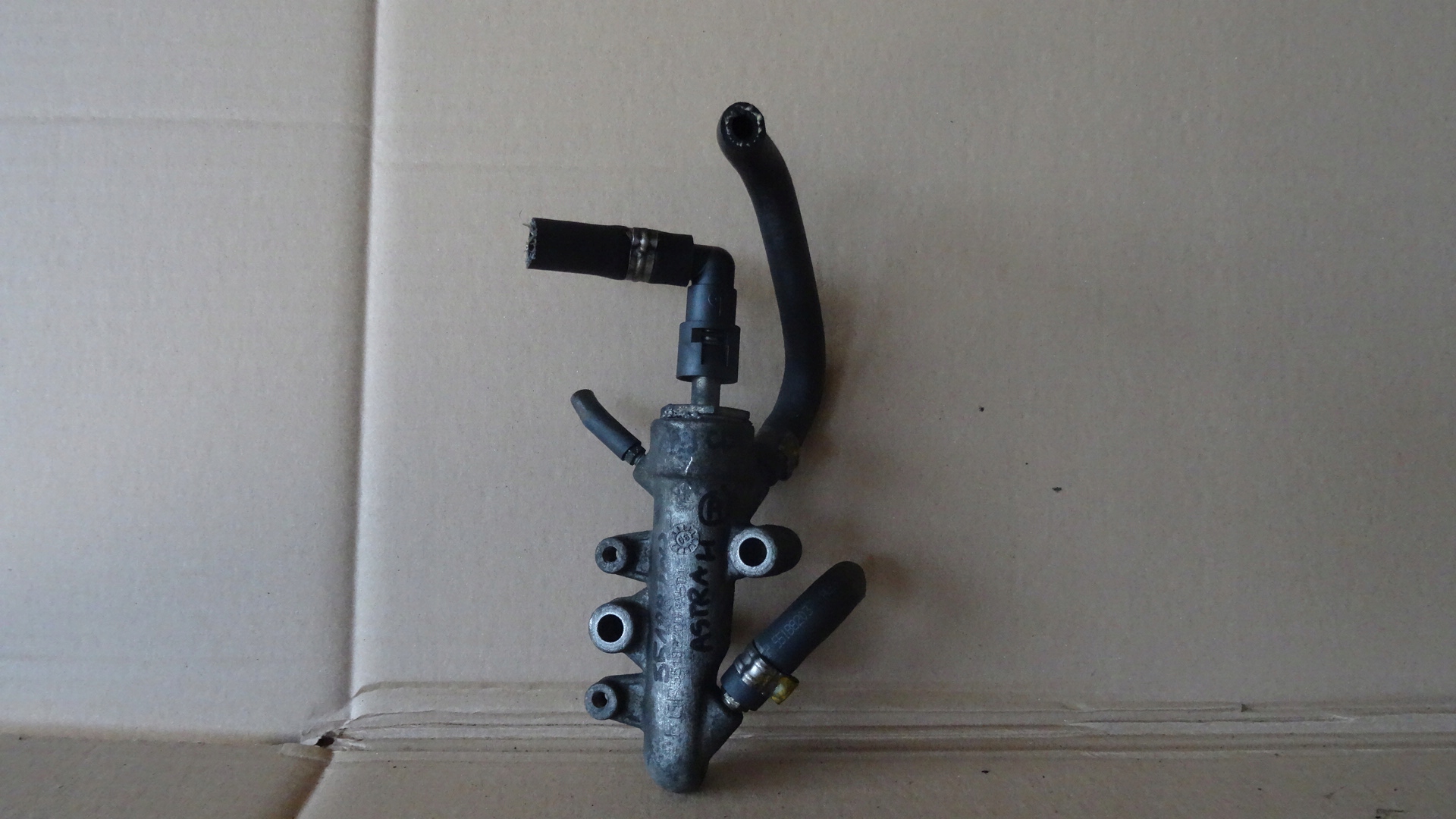 ASTRA III H 1.9 CDTI ROZDZIELACZ PALIWA 55188200