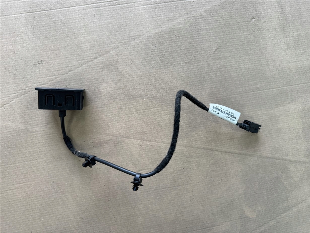 PORT GNIAZDO USB + PRZEWÓD FORD TRANSIT CONNECT MK2 II 18- • Cena ...