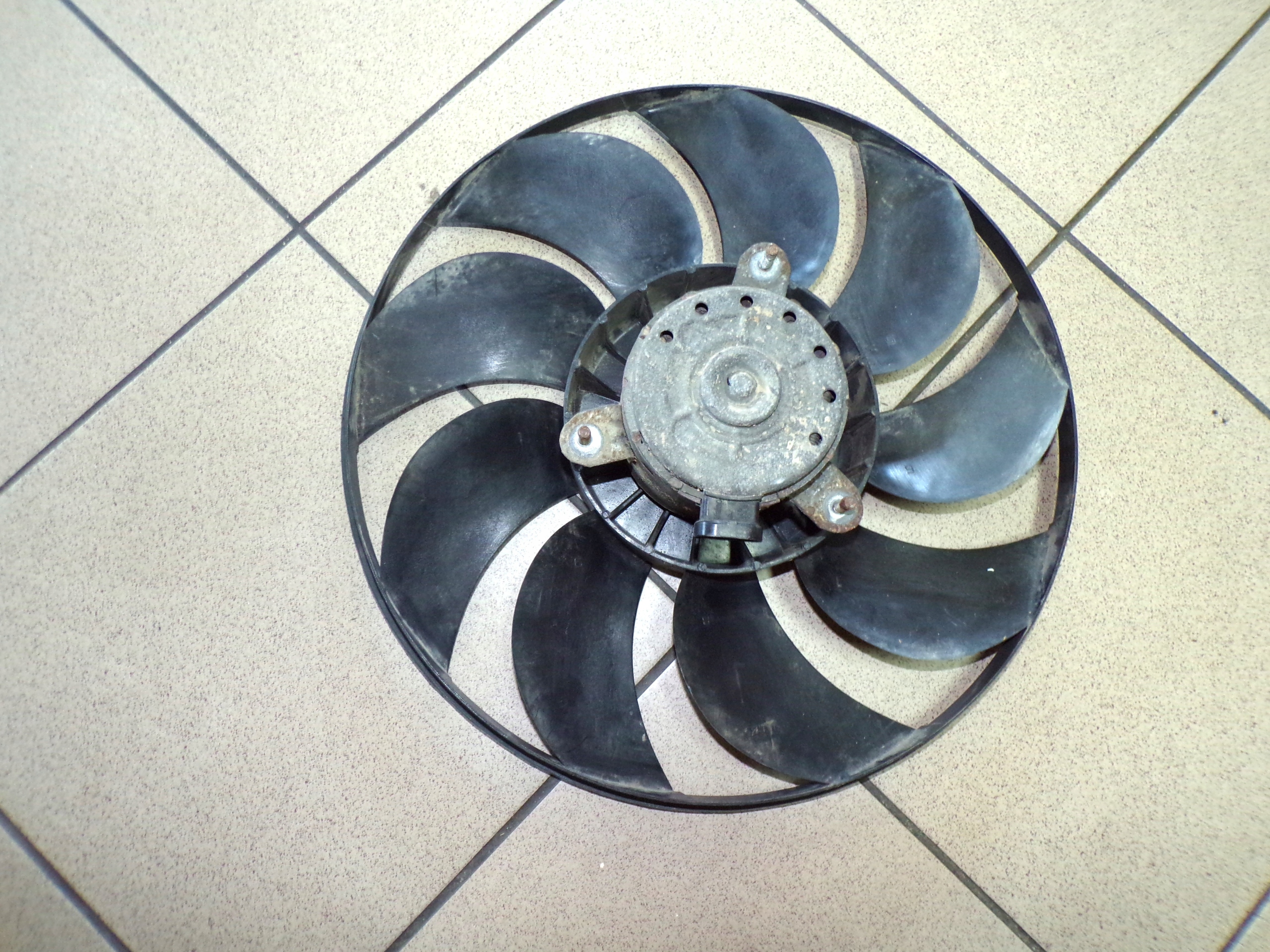 MASTER MOVANO 03- 2.5DCI ventilátor chladiče srednica ok.38cm
