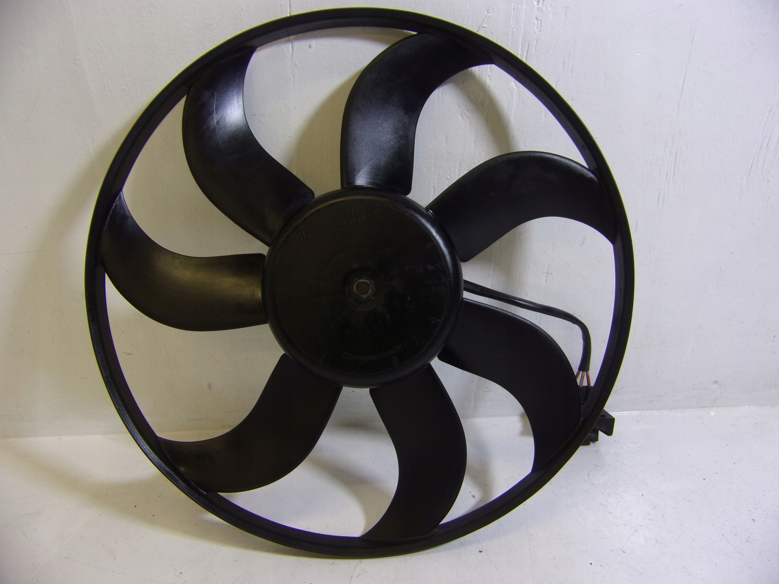 ventilátor chladiče SKODA RAPID 6R0959455E