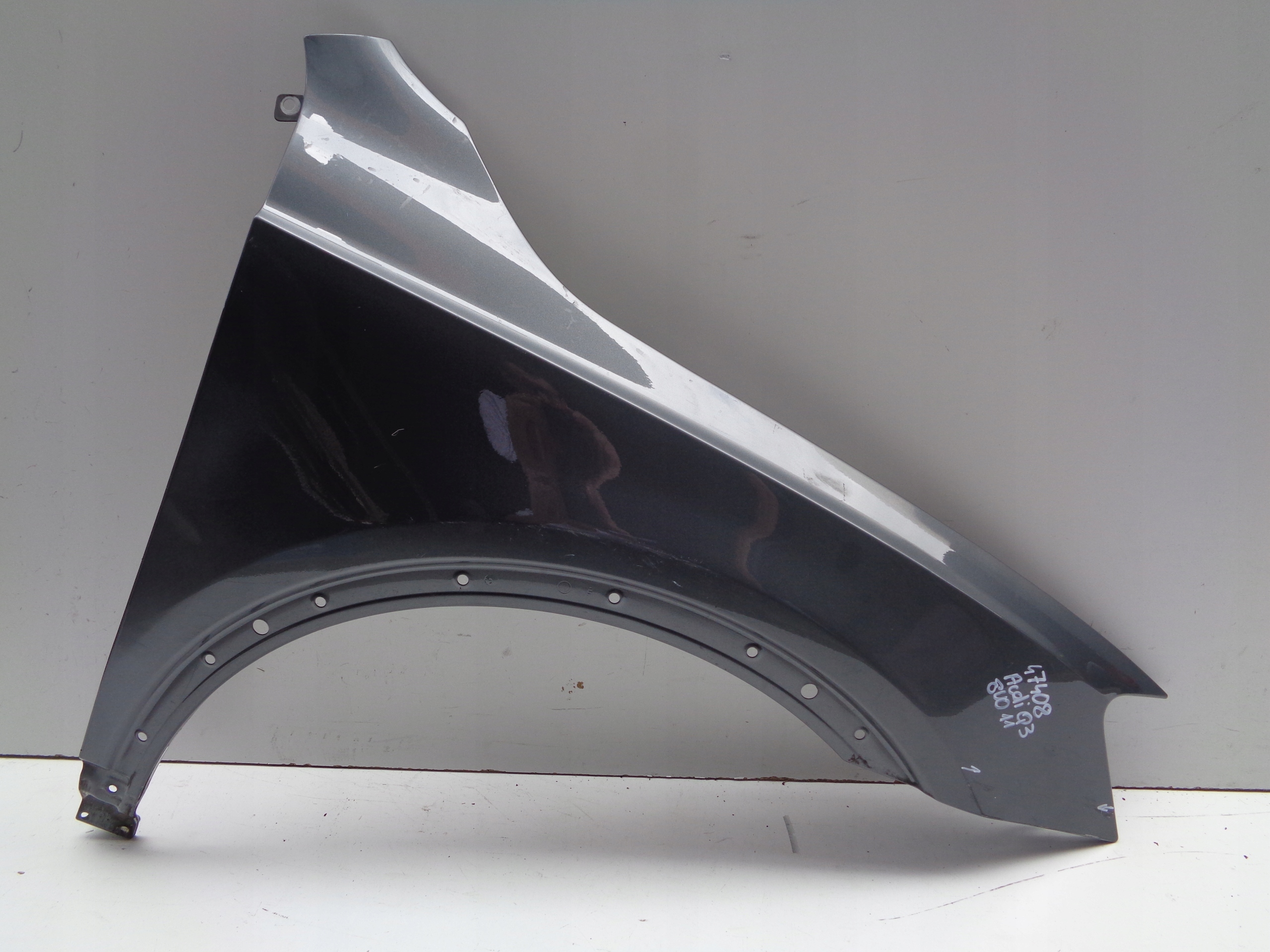 fender right front AUDI Q3 8U 8U0 11- NR 47408