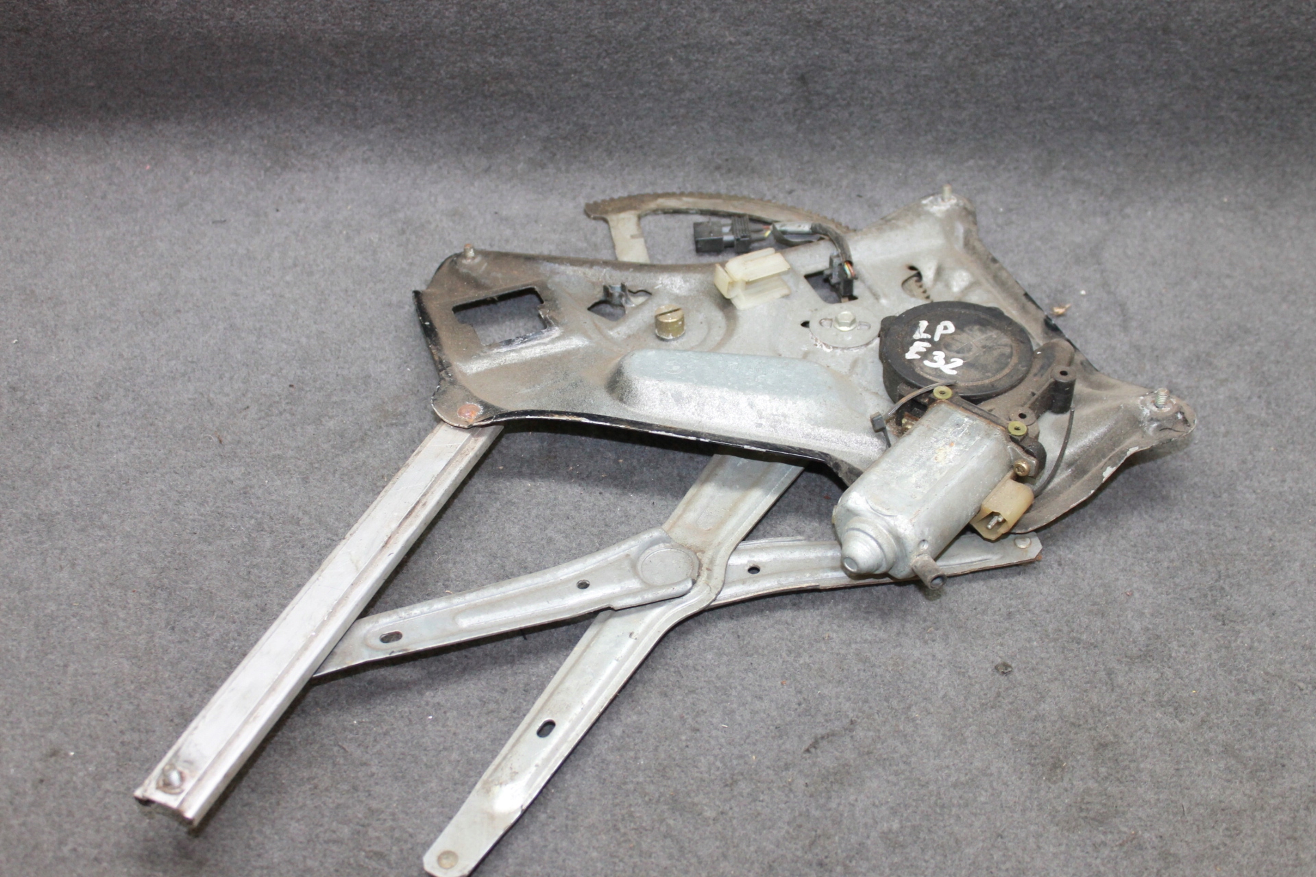 BMW E32 - Mécanisme Mécanisme essuie glaces Gauche Avant - 1938367