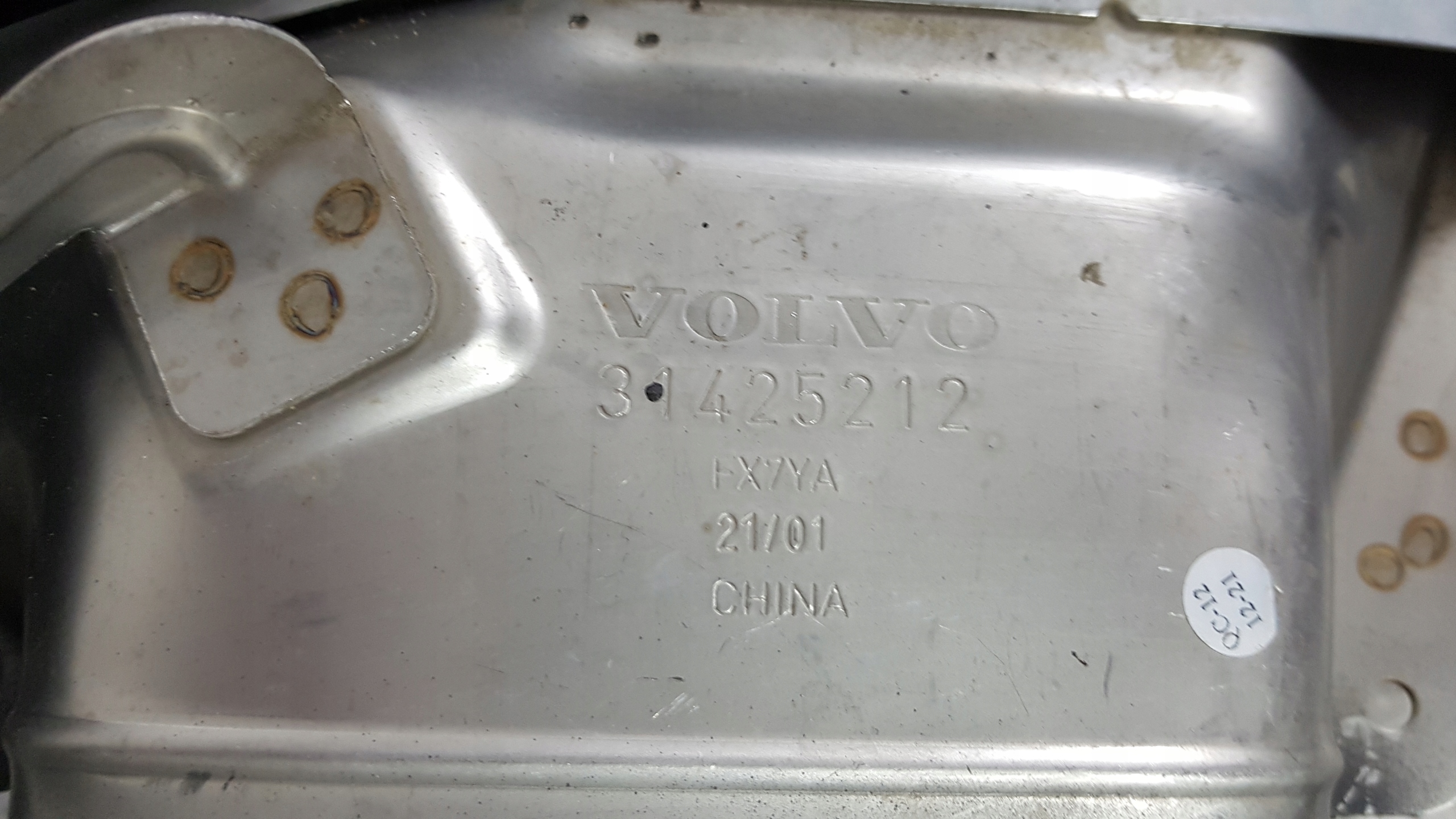 VOLVO XC60 2018 - Destro TERMINALE dello scarico 2030