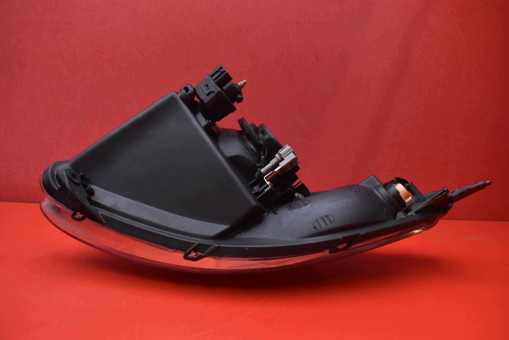 REFLEKTOR left light front EU SZ092-A201L SUZUKI SWIFT 4 IV MK6 04-10