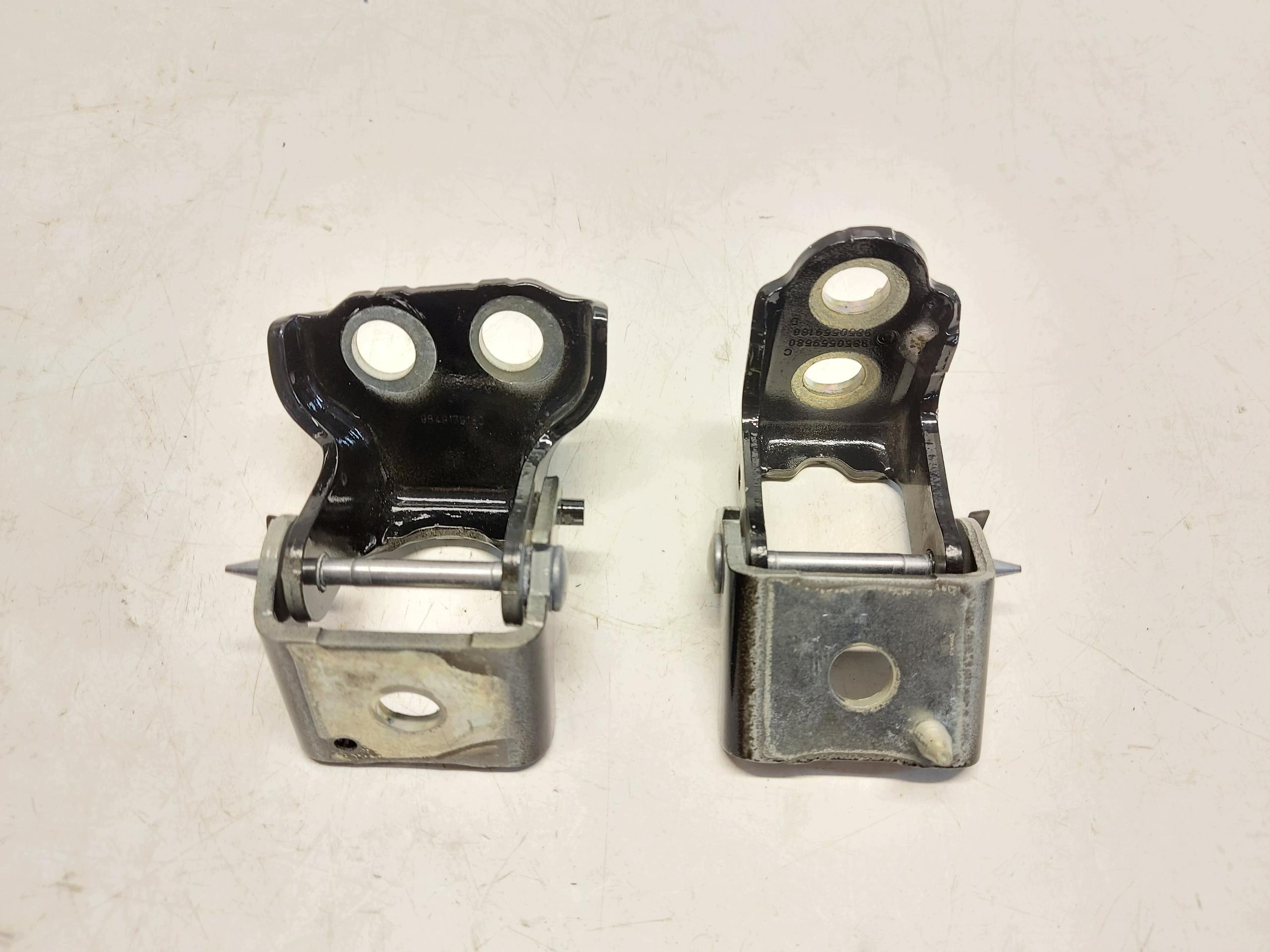 Peugeot 5008 III E5008 hinge hinges door right rear part upper lower kpl.