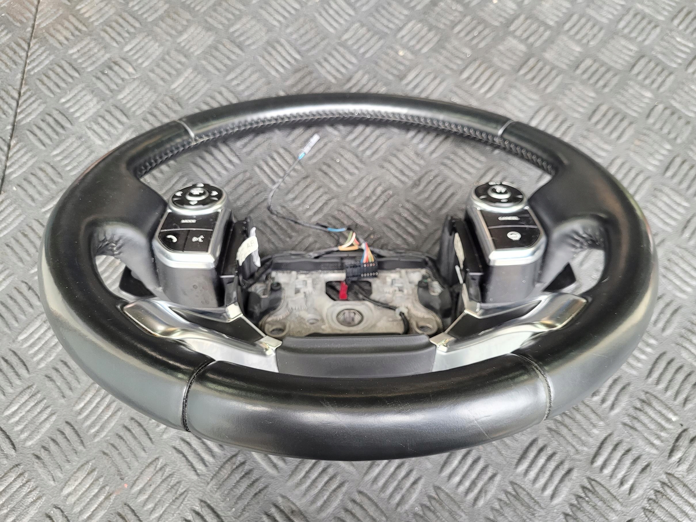steering wheel, MULTIFUNKCJA with shifting GRZANA black RANGE ROVER VOGUE L405
