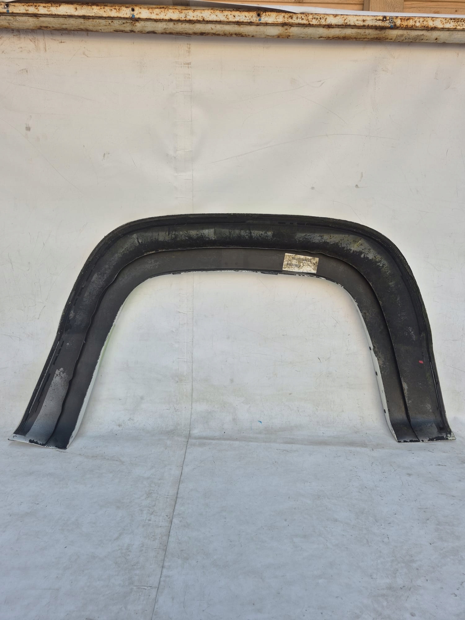 VW AMAROK and 1 09-20 moulding cap right rear part