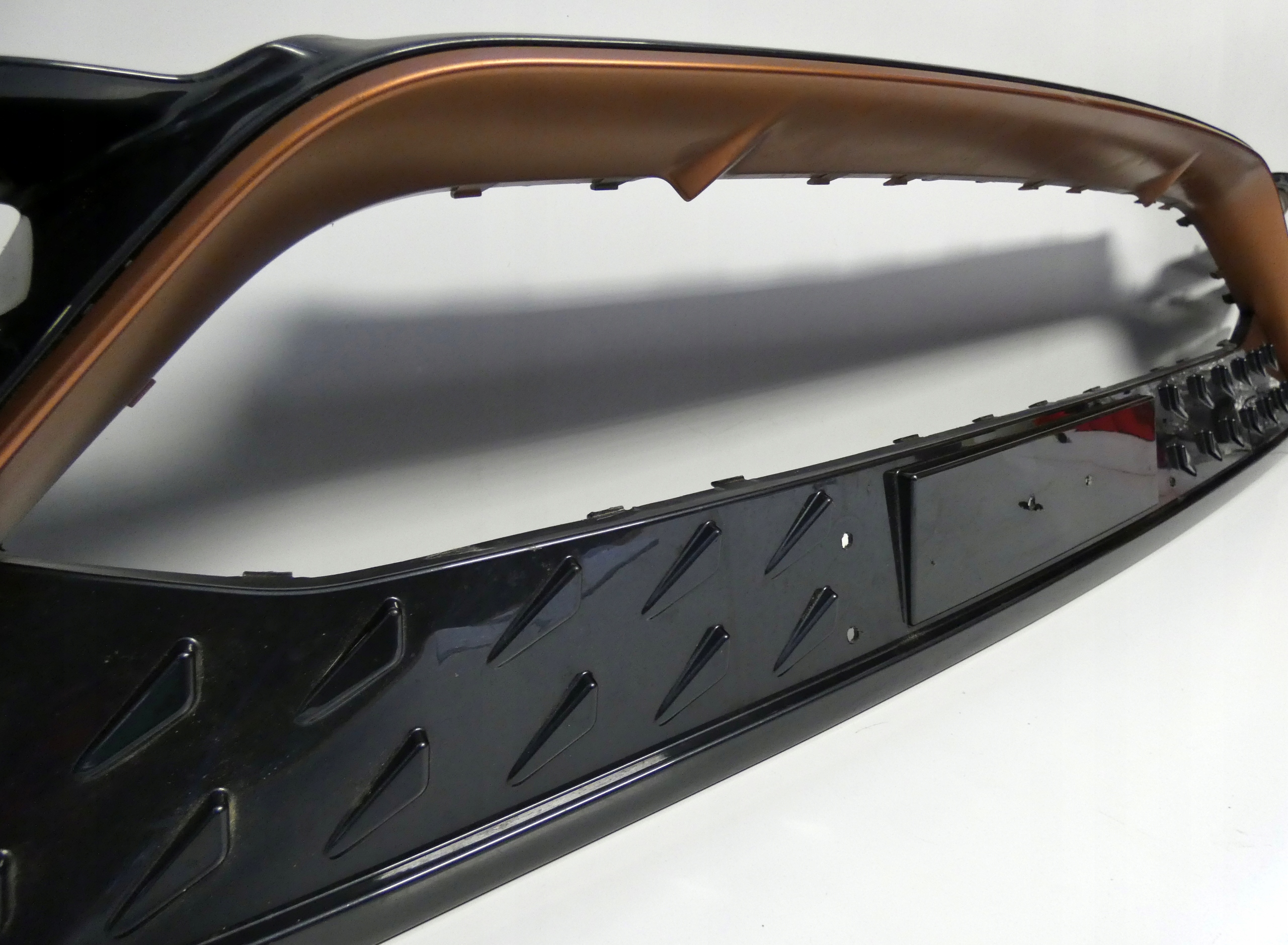 CUPRA BORN 10E805903C 2021- Grill Lüftungsgitter der Stoßstange mitte