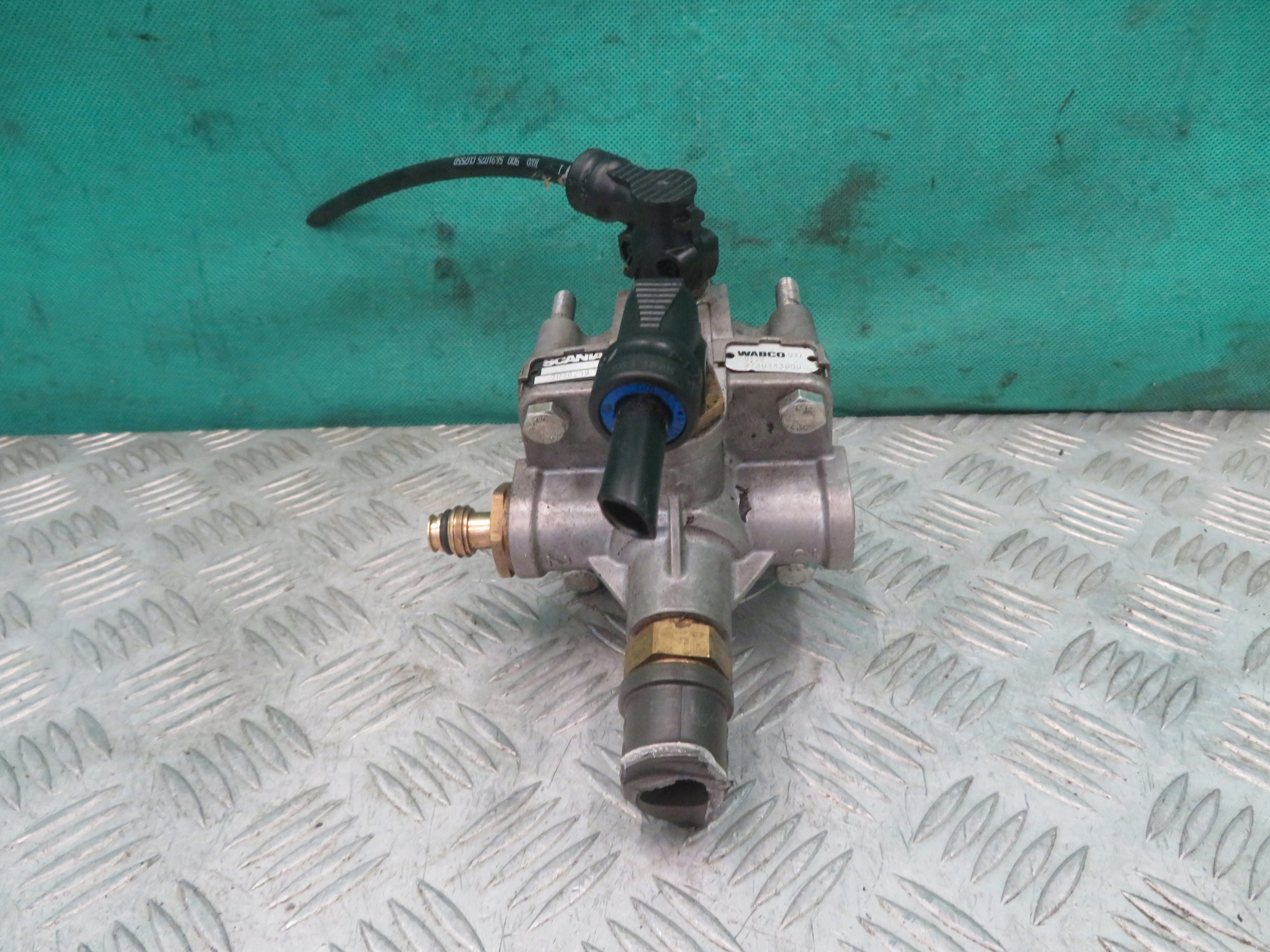 Sensor PRZEKAZNIKOWY SCANIA G410 CNG 23R 2038219