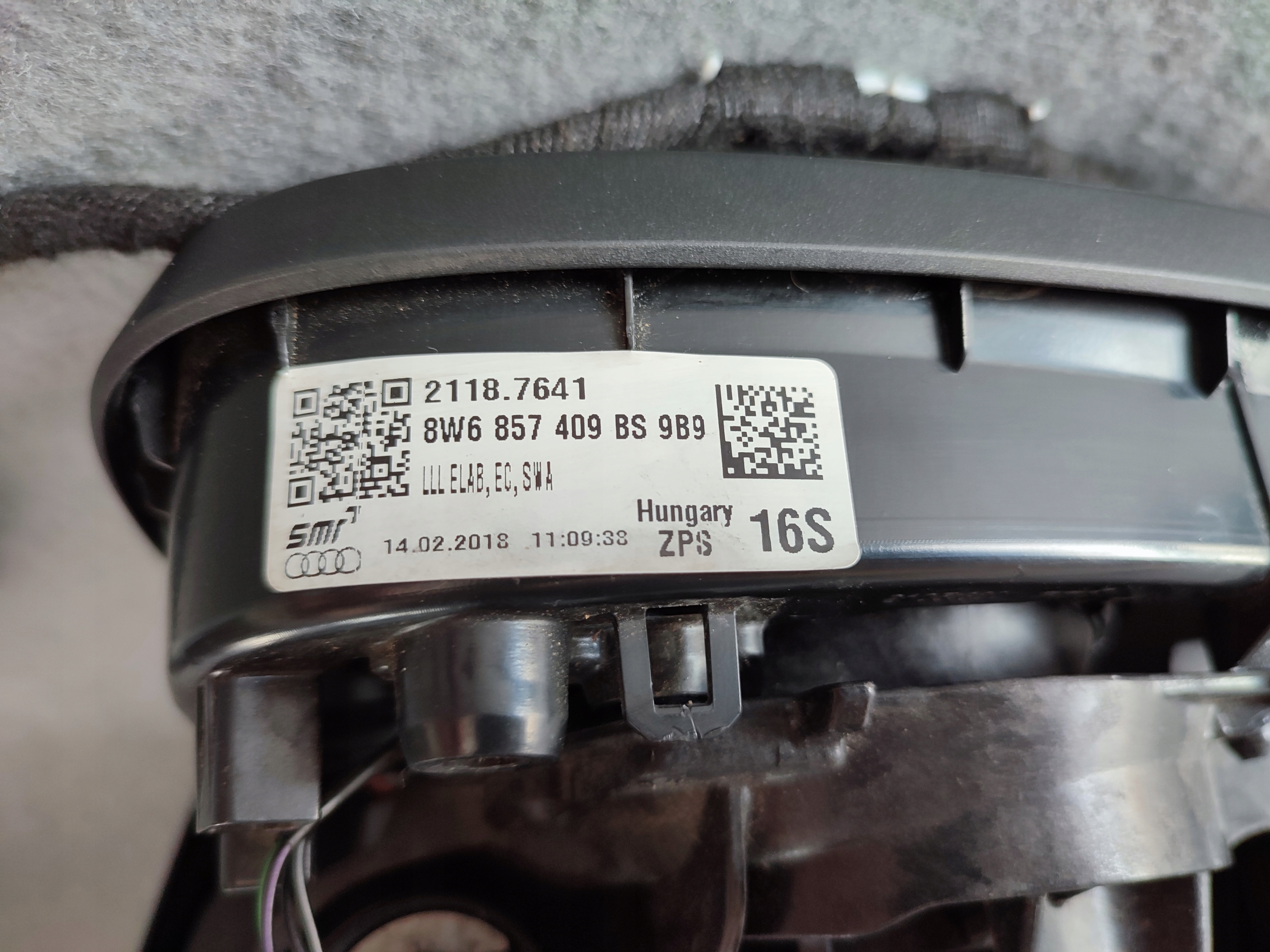 AUDI A5 8W6 LUSTERKO LEWE 12 PIN 8W6857409 Kolor czarny