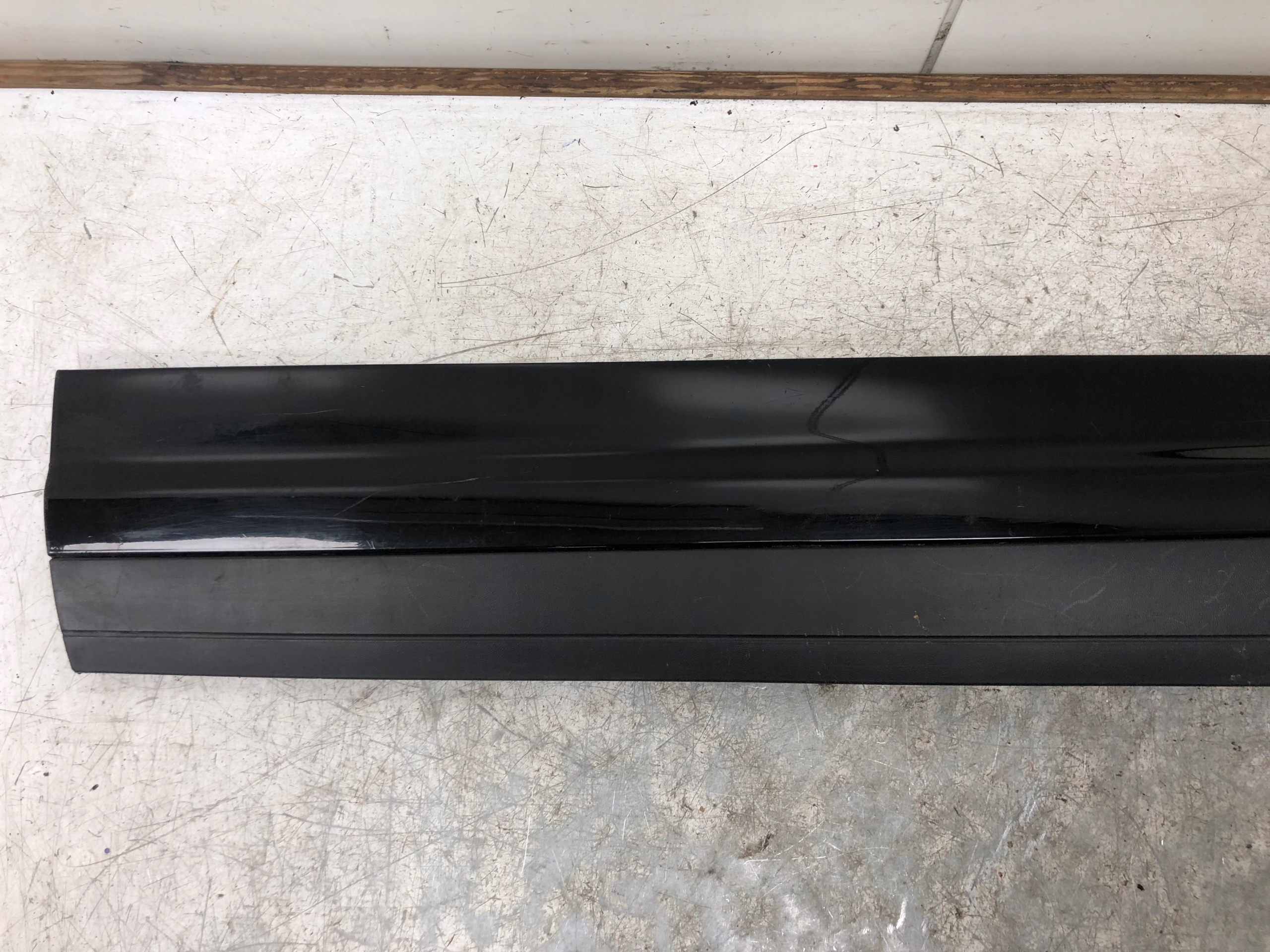 moulding door left front PORSCHE CAYENNE 7P5837787Q