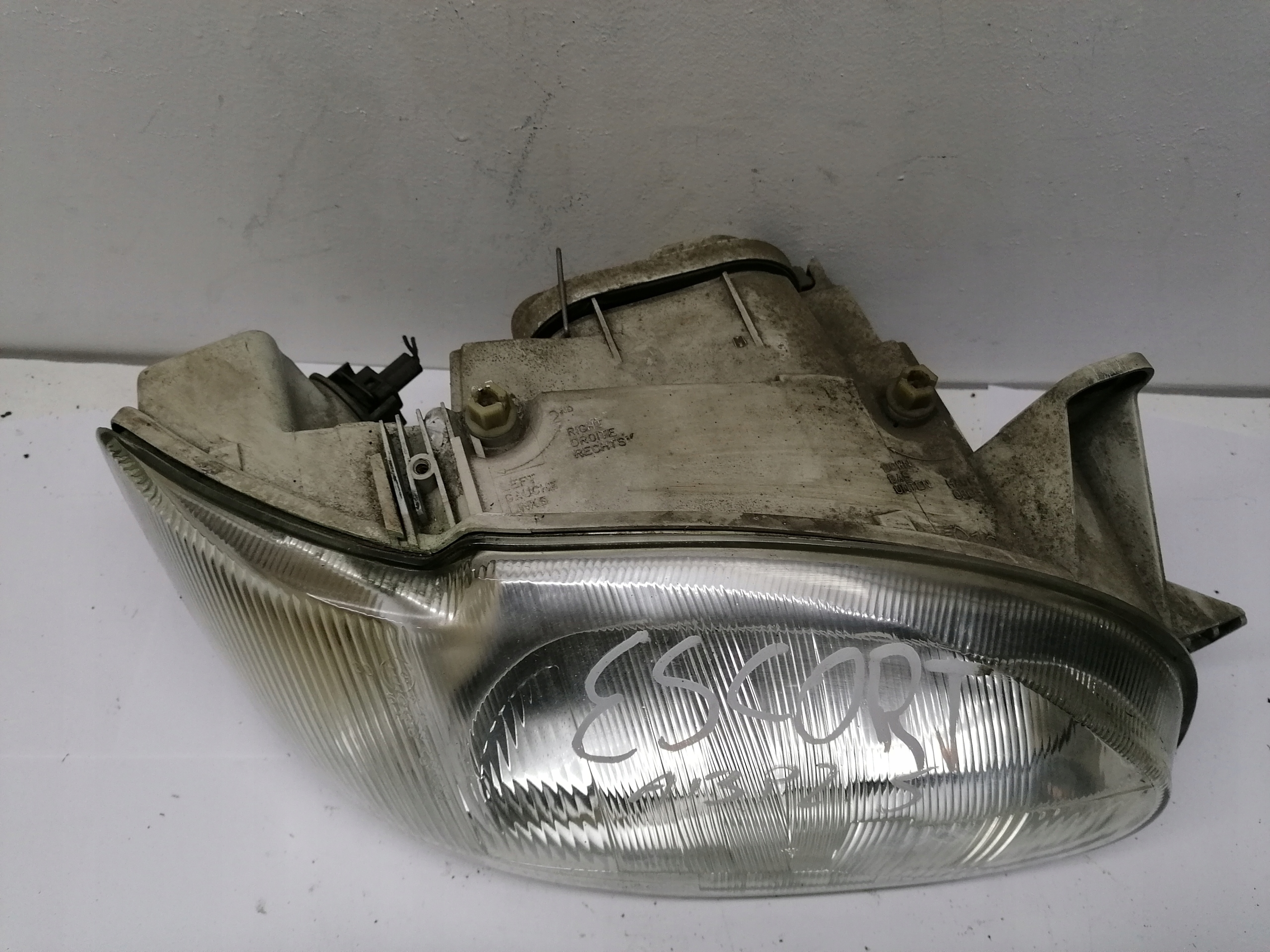 light front right Ford Escort VI