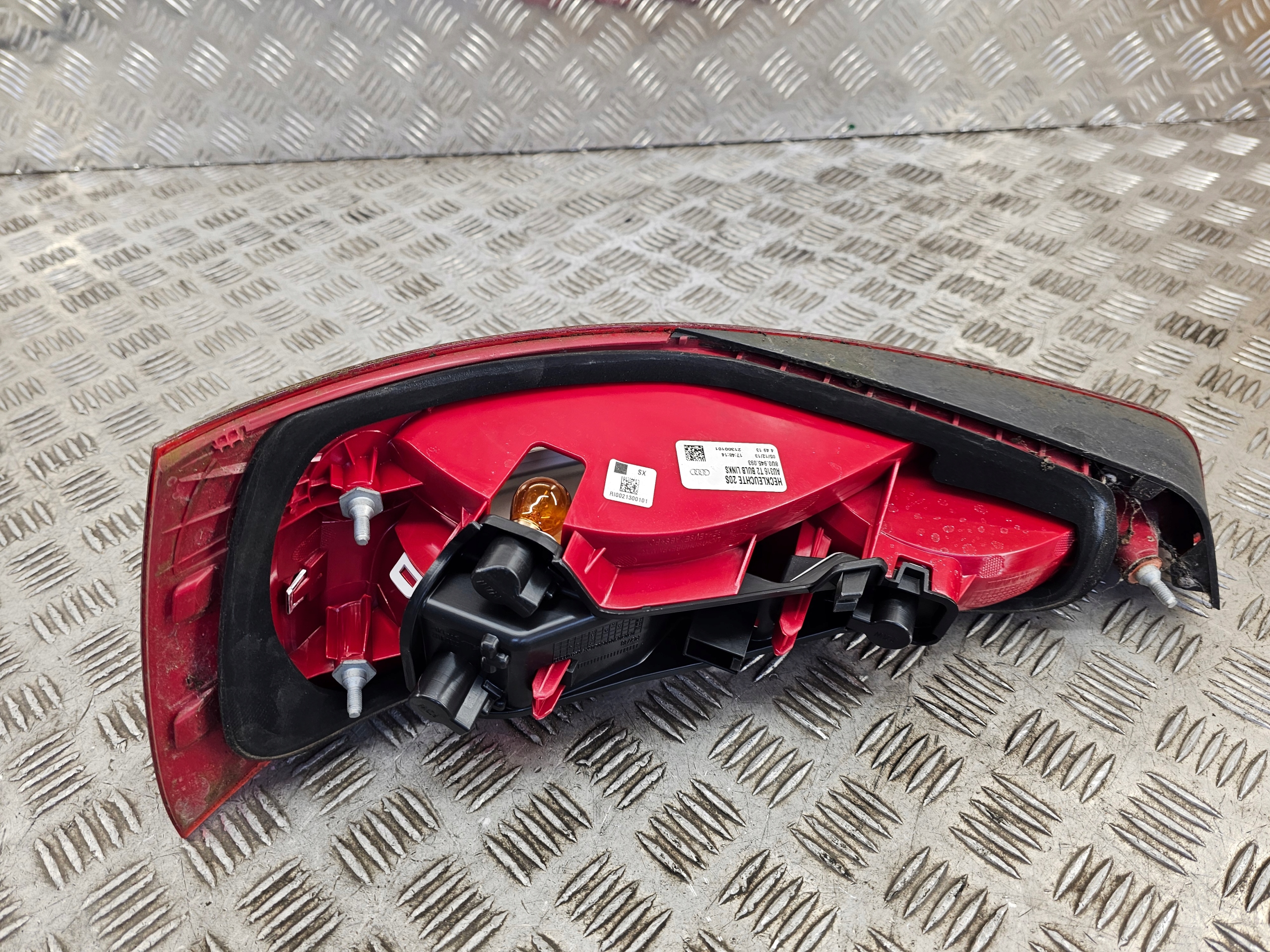 AUDI Q3 8U light left rear part rear 8U0945093 11