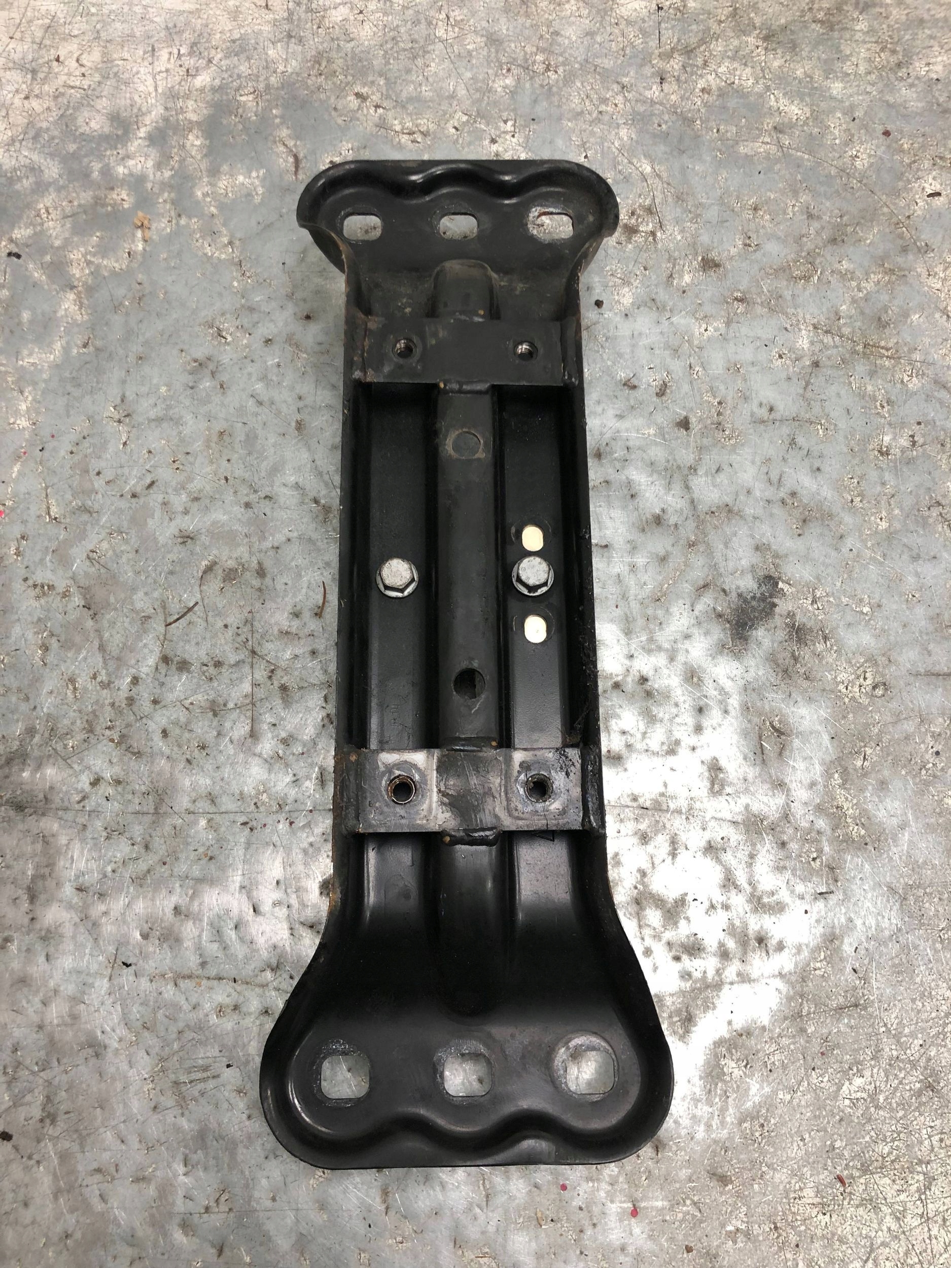 MERCEDES E W212 supporto staffa cambio ingranaggi A2122402002