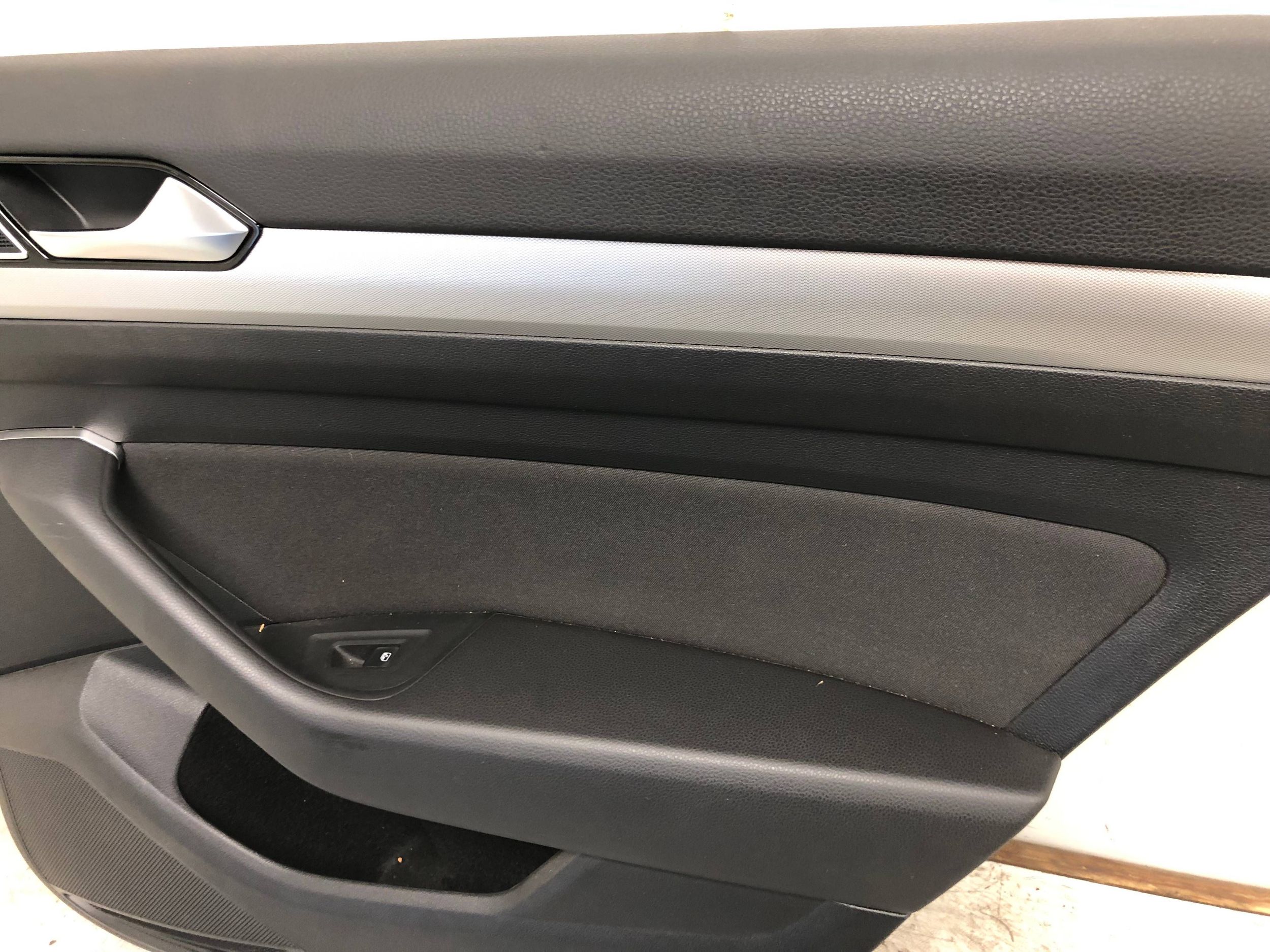 side door right rear part VW PASSAT B8 KOMBI 3G9867212