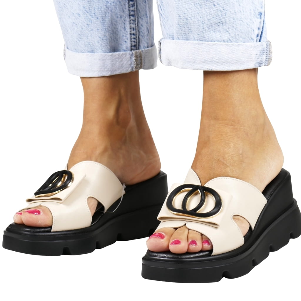 Bílé Nazouváky Na Koturně, Pohodlné A Elegantní, S Ozdobou, Velikost 39