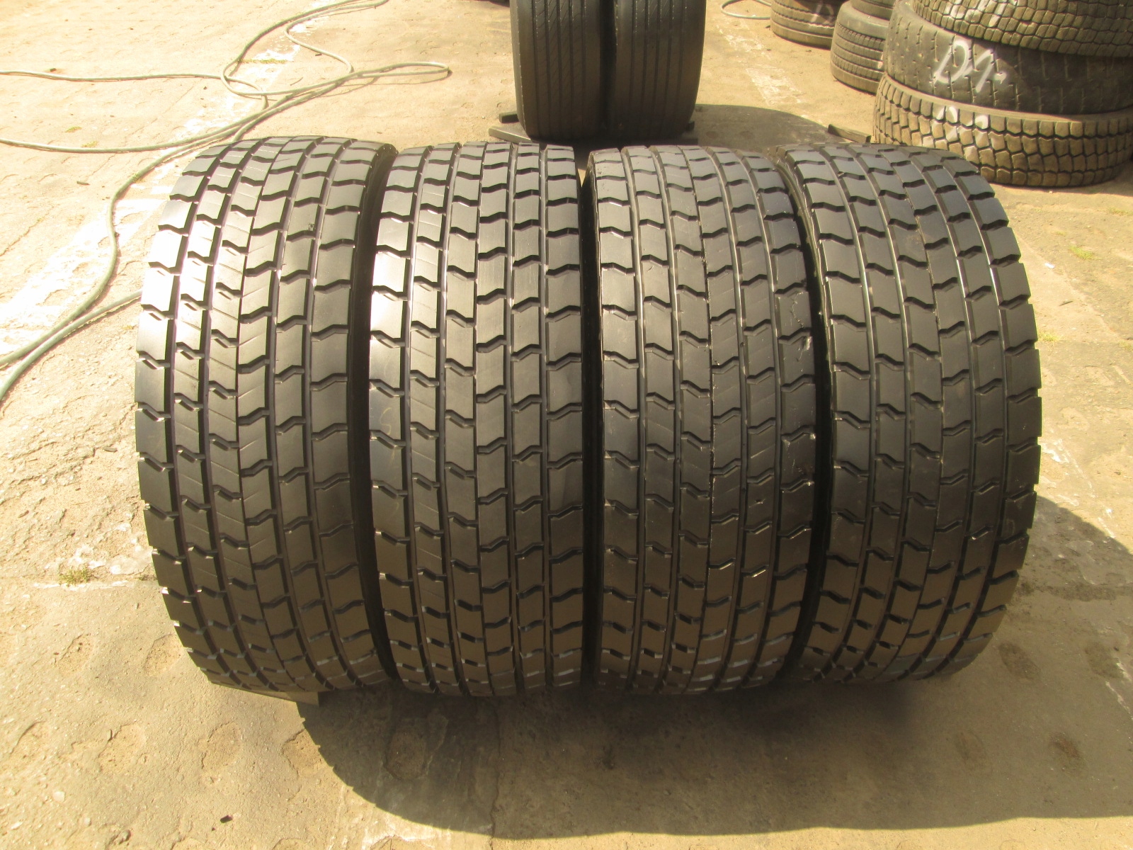 295/55R22.5 CONTINENTAL HD3 HYBRID 4.SZT NAPĘDOWE CIĘŻAROWE