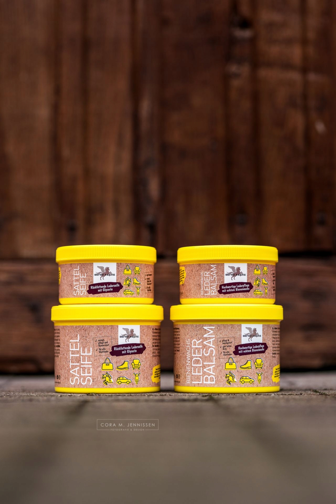 BALSAM SMAR DO SKÓR SIODŁA Z WOSKIEM PSZCZELIM Model BALSAM DO SKÓR SIODŁA Z WOSKIEM PSZCZELIM 250 ML