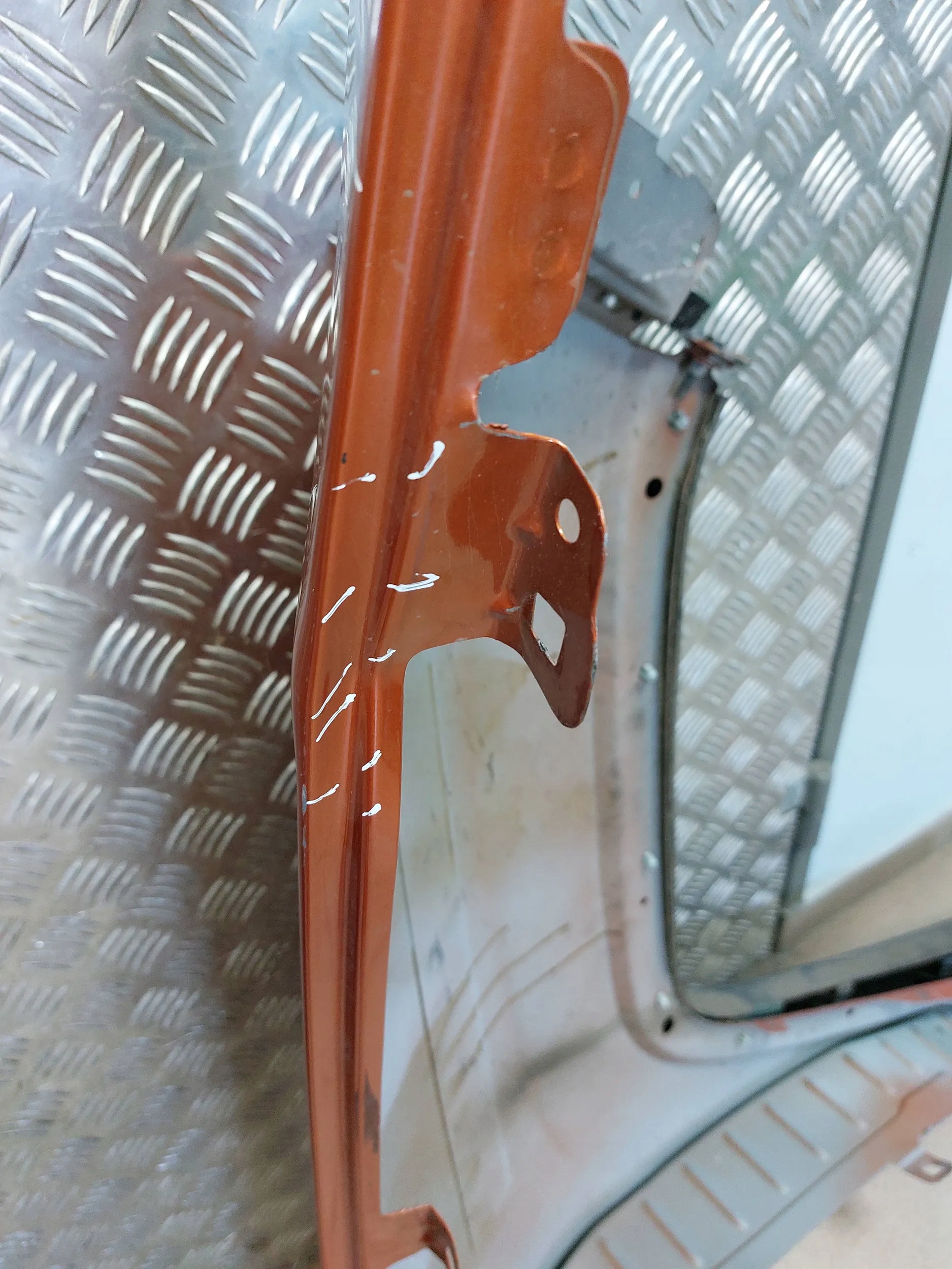 fender front left Jeep Cherokee KL 13